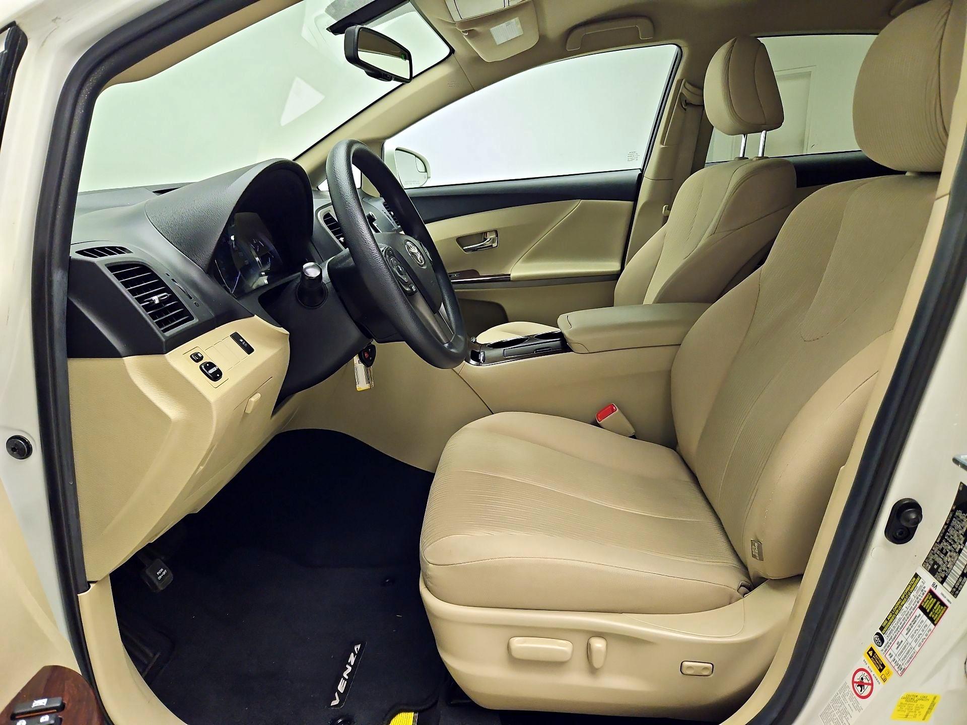 Thumbnail: 2014 Toyota Venza - 11