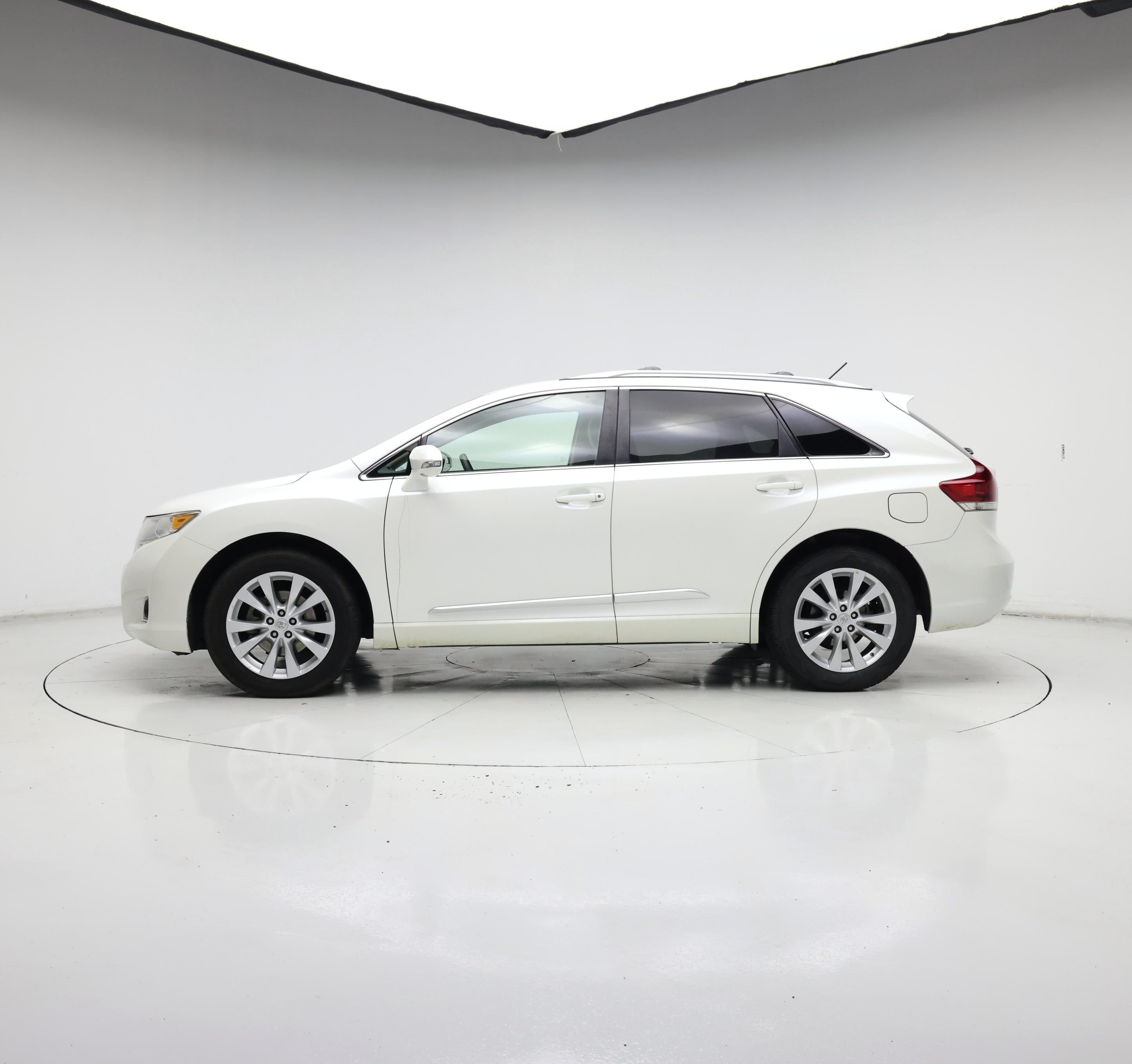 Thumbnail: 2014 Toyota Venza - 3