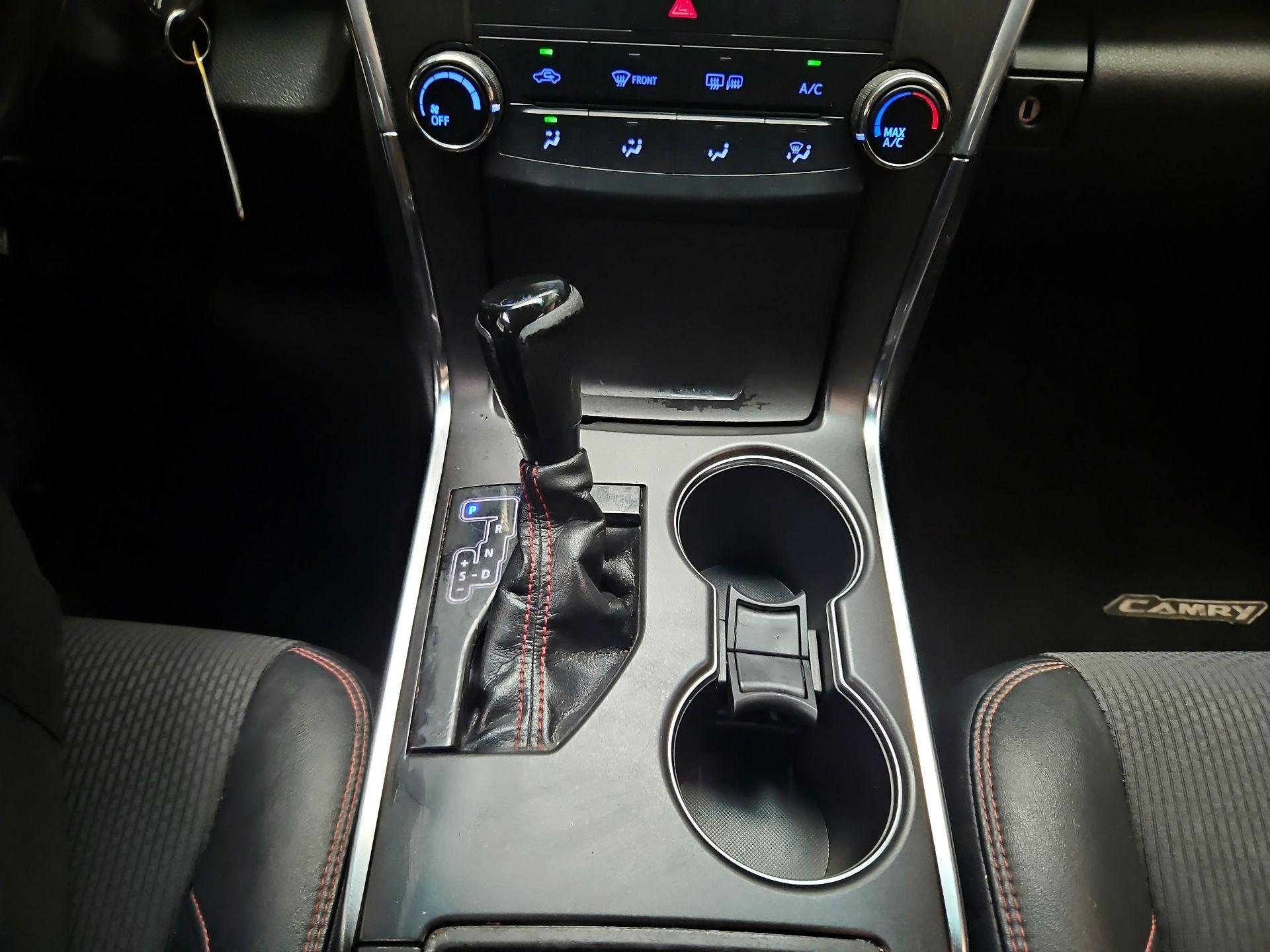 Thumbnail: 2017 Toyota Camry - 16