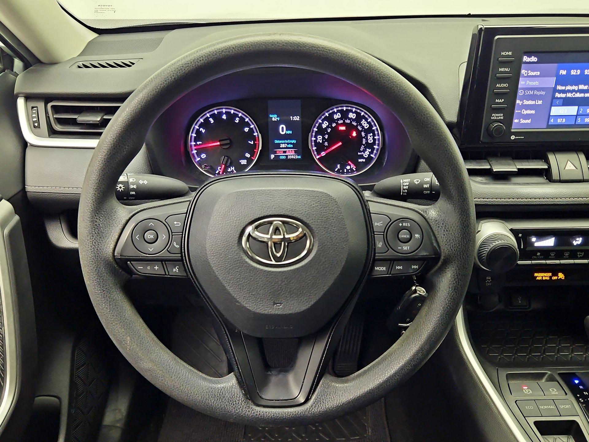 Thumbnail: 2020 Toyota RAV4 - 10