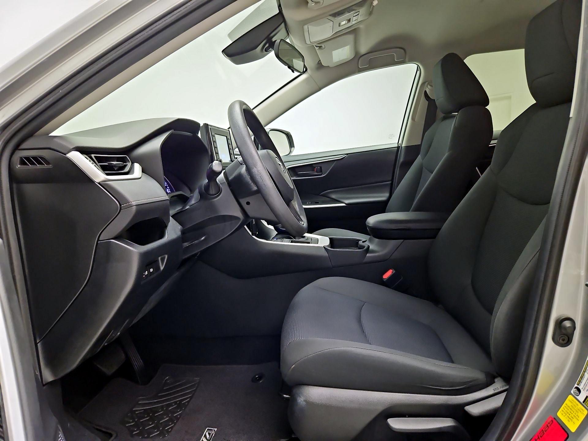 Thumbnail: 2020 Toyota RAV4 - 11