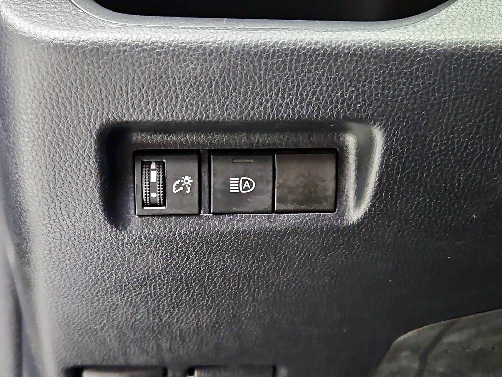 Thumbnail: 2020 Toyota RAV4 - 13
