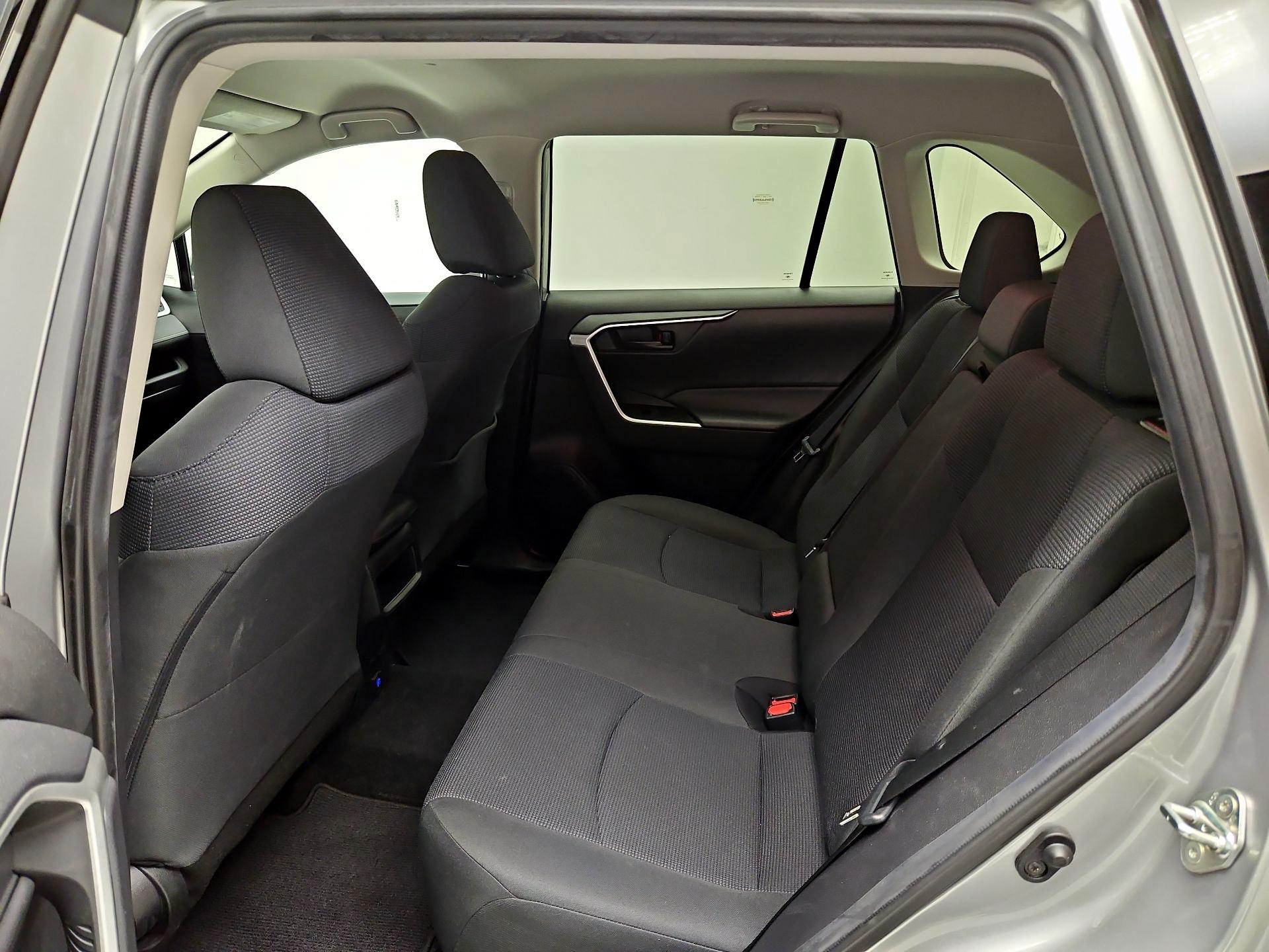 Thumbnail: 2020 Toyota RAV4 - 19
