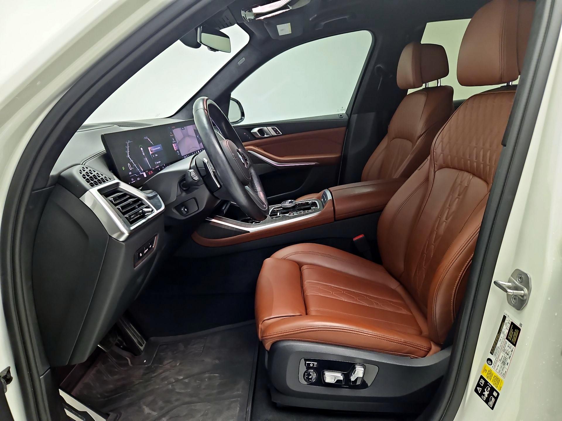Thumbnail: 2024 BMW X7 - 11