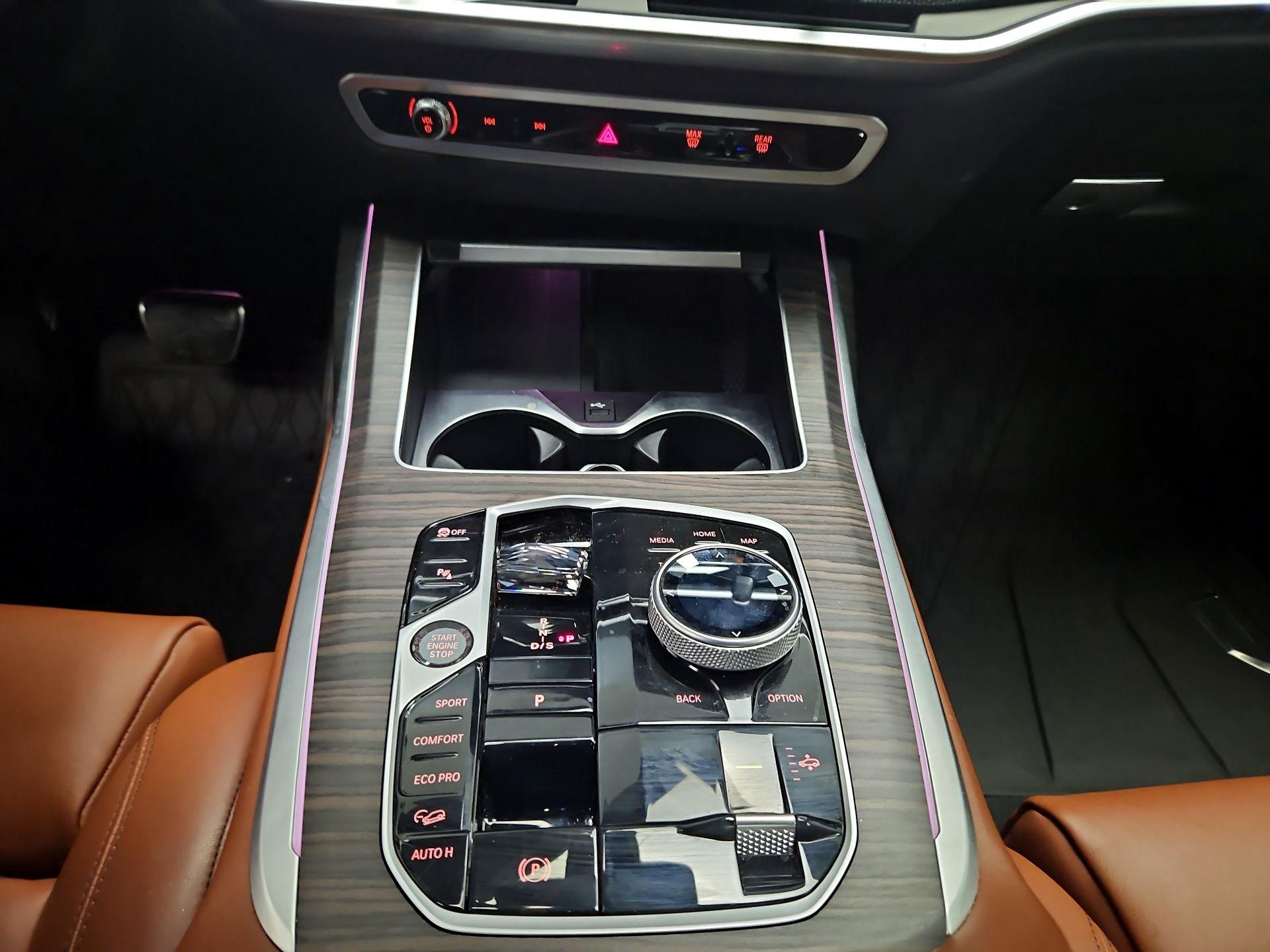 Thumbnail: 2024 BMW X7 - 16