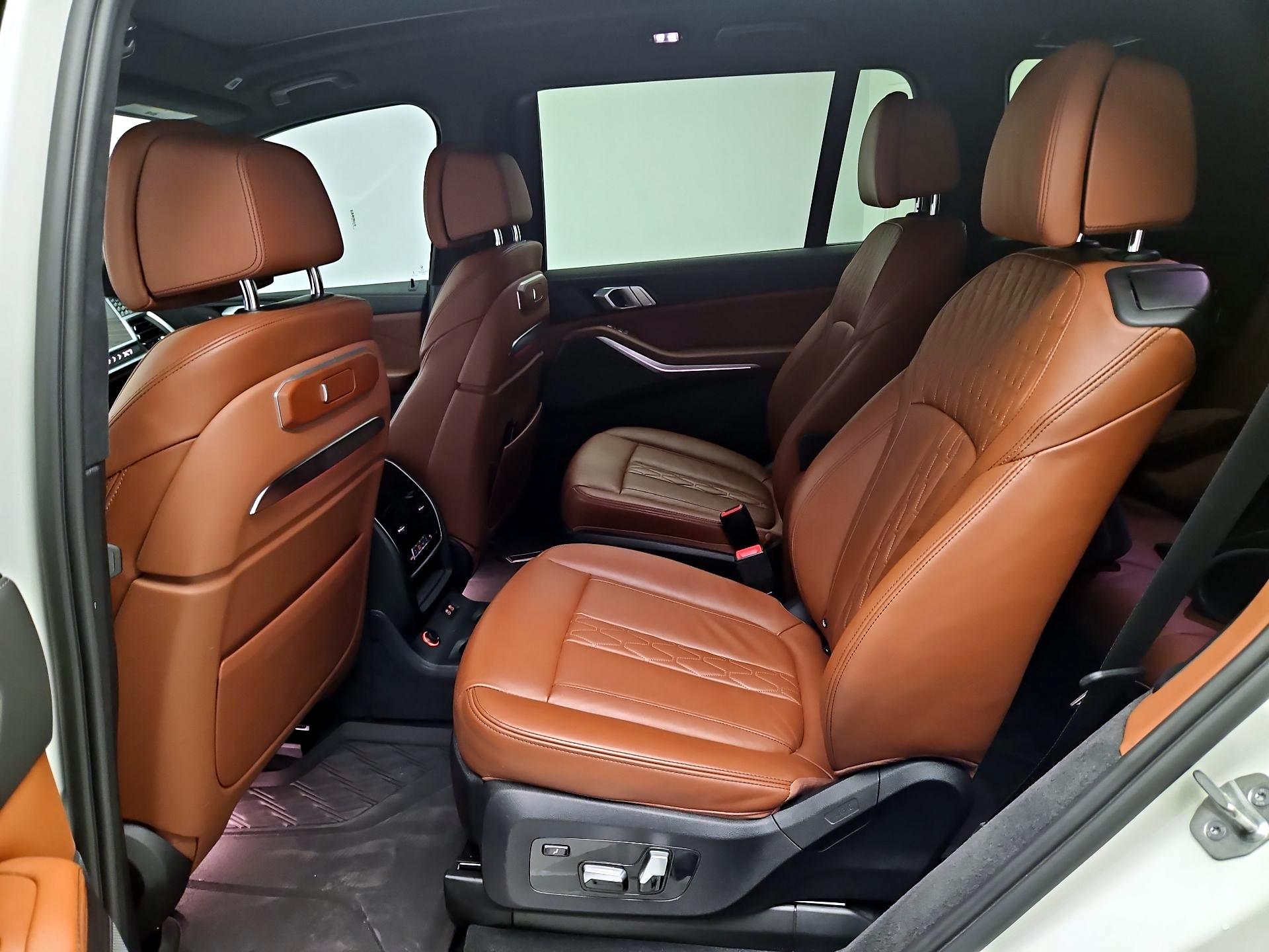 Thumbnail: 2024 BMW X7 - 17