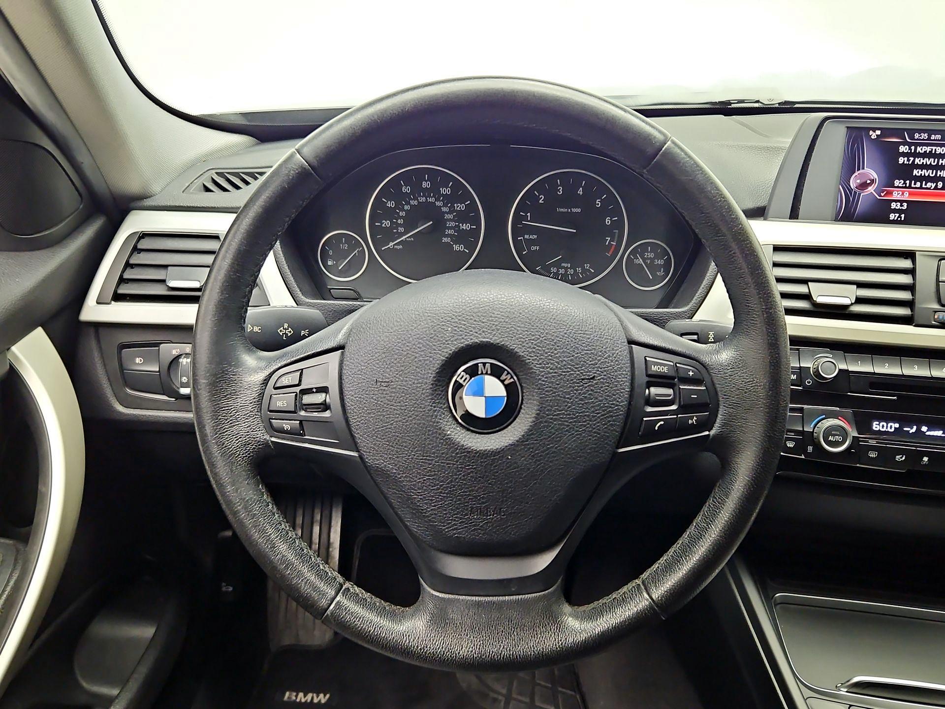 Thumbnail: 2017 BMW 3 Series - 10
