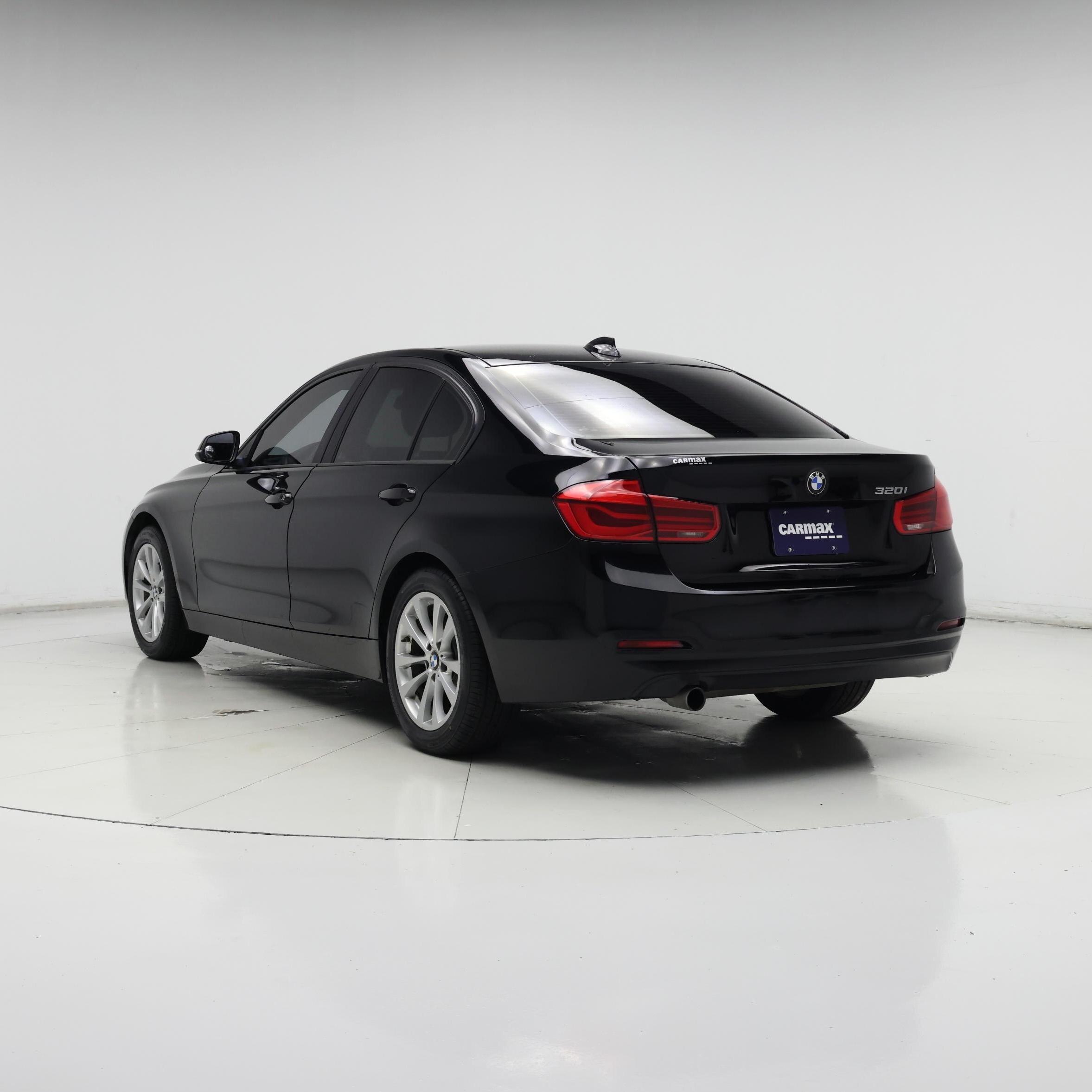 Thumbnail: 2017 BMW 3 Series - 2