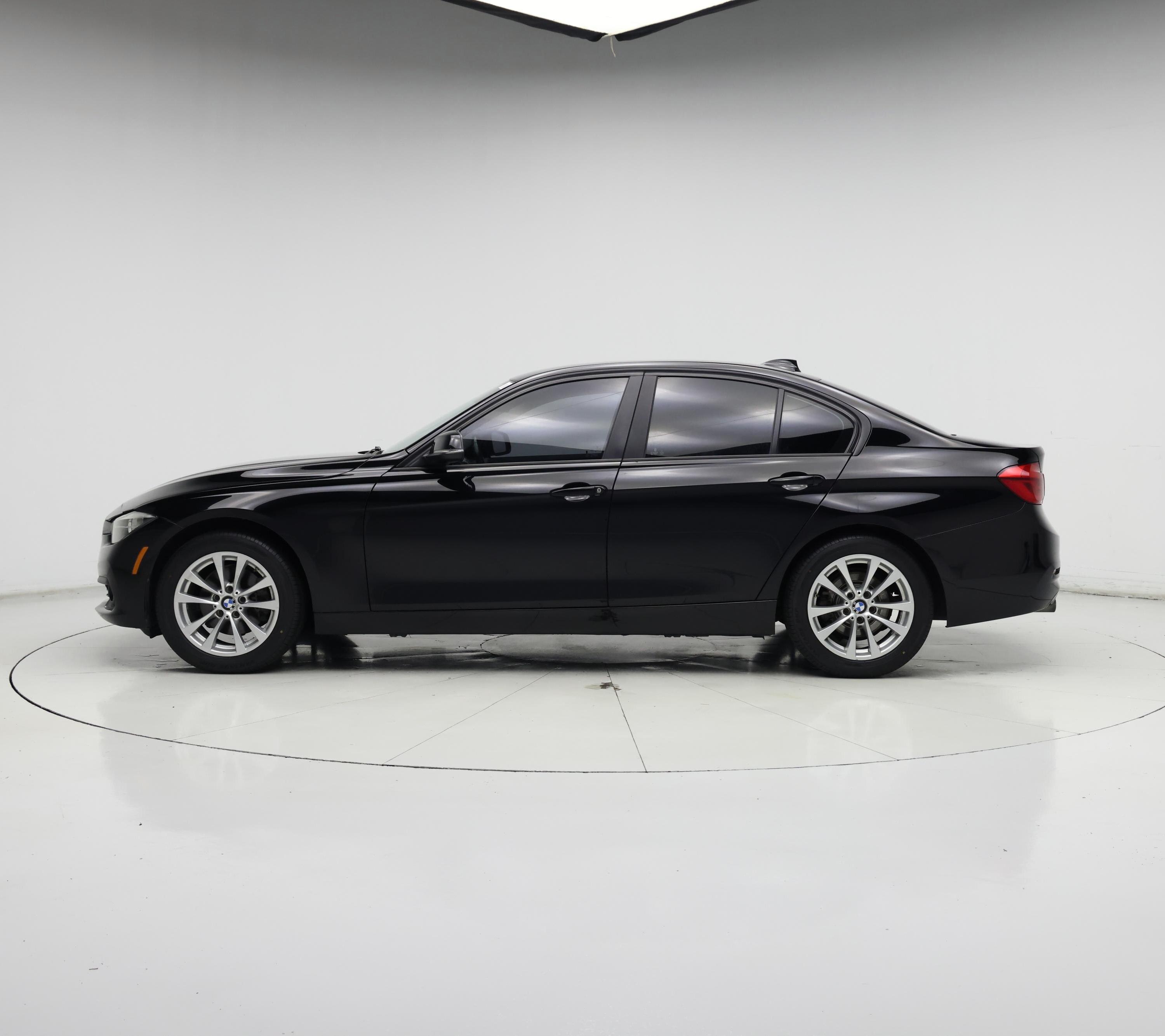 Thumbnail: 2017 BMW 3 Series - 3