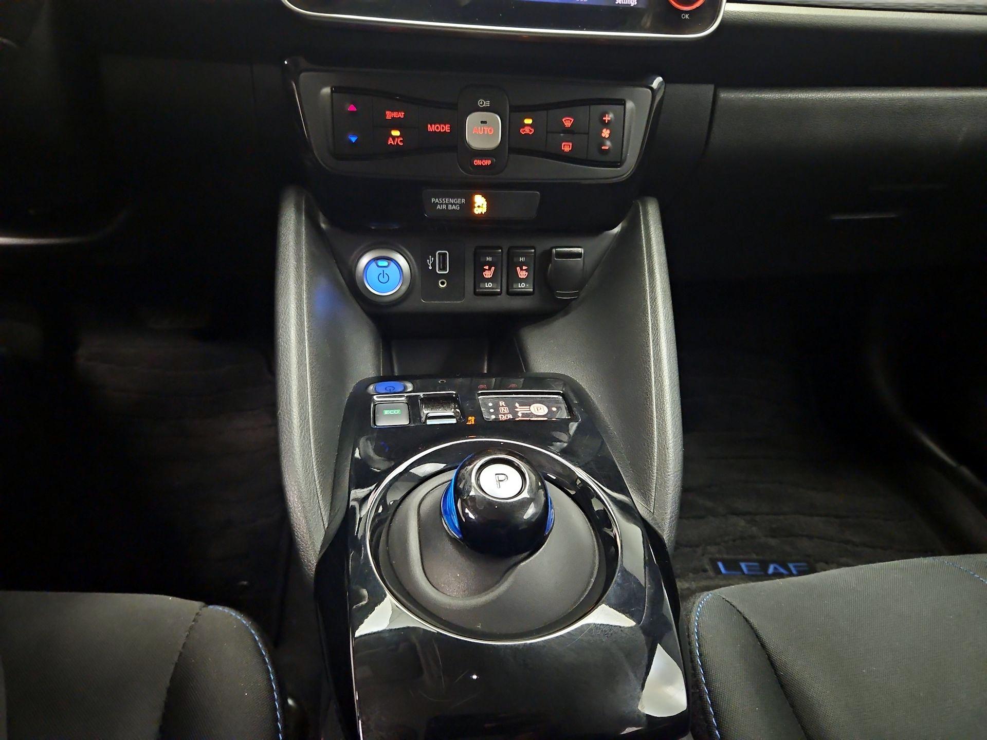 Thumbnail: 2019 Nissan Leaf - 17
