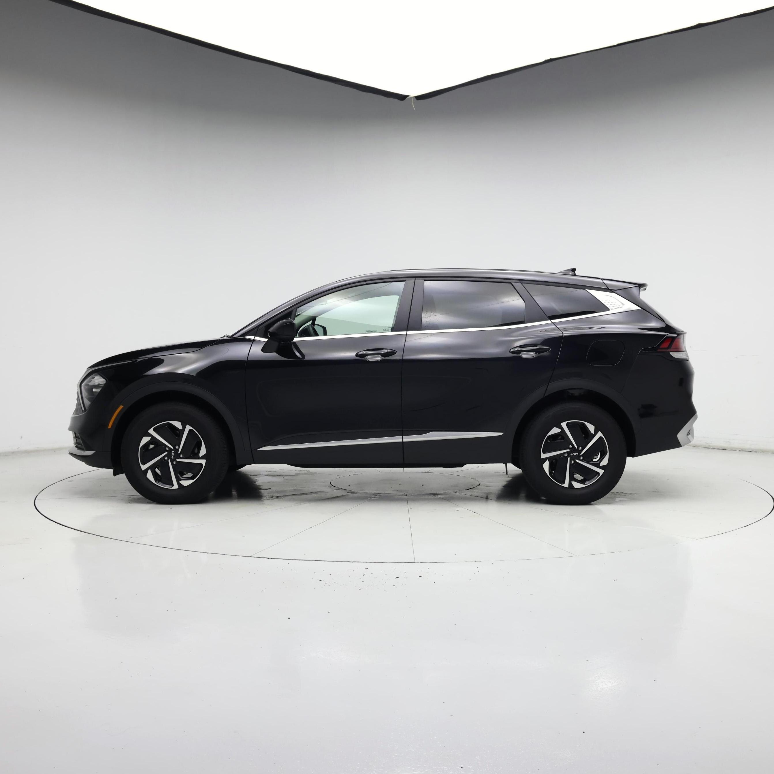 Thumbnail: 2023 Kia Sportage - 3