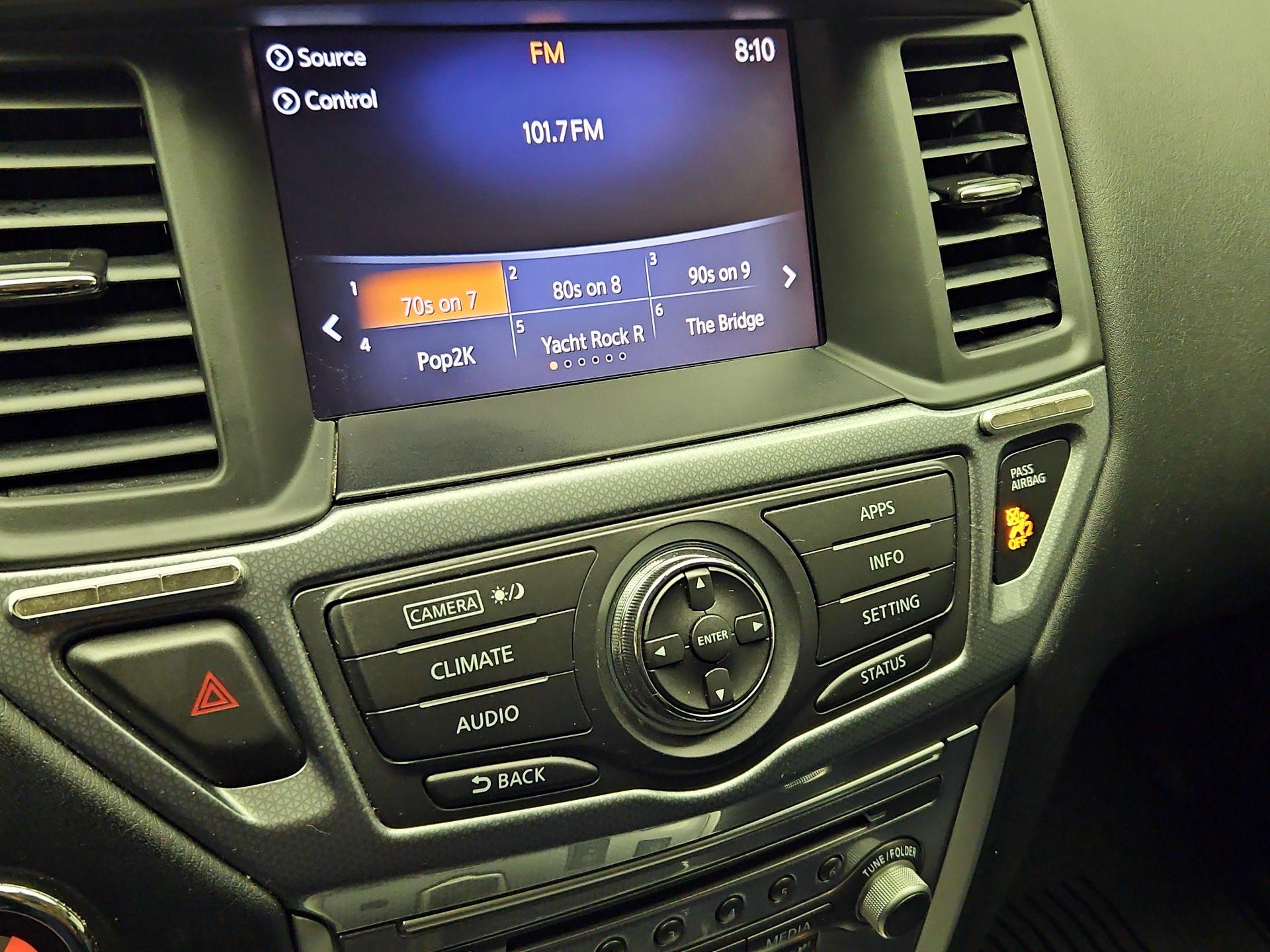 Thumbnail: 2017 Nissan Pathfinder - 15