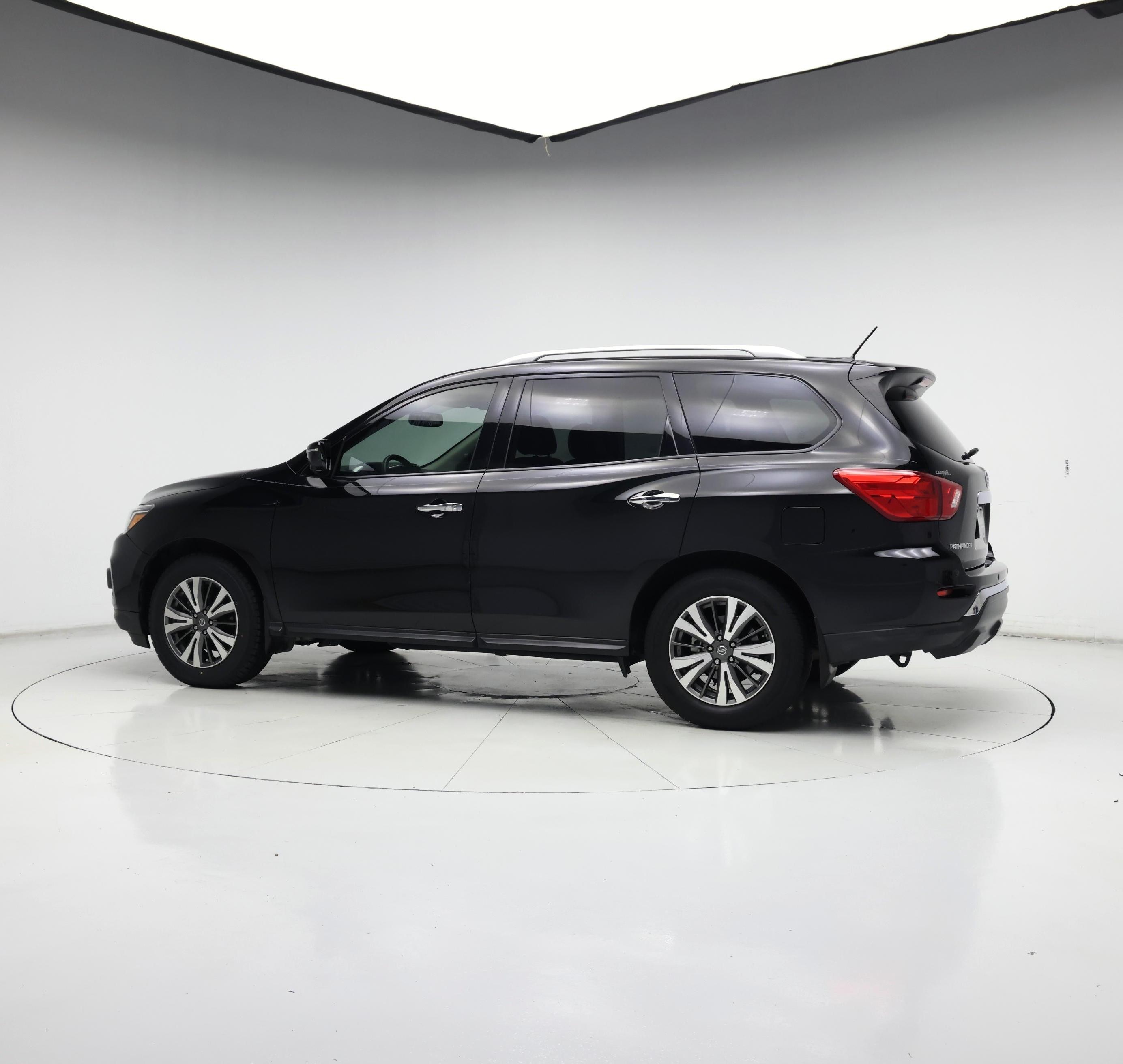 Thumbnail: 2017 Nissan Pathfinder - 2