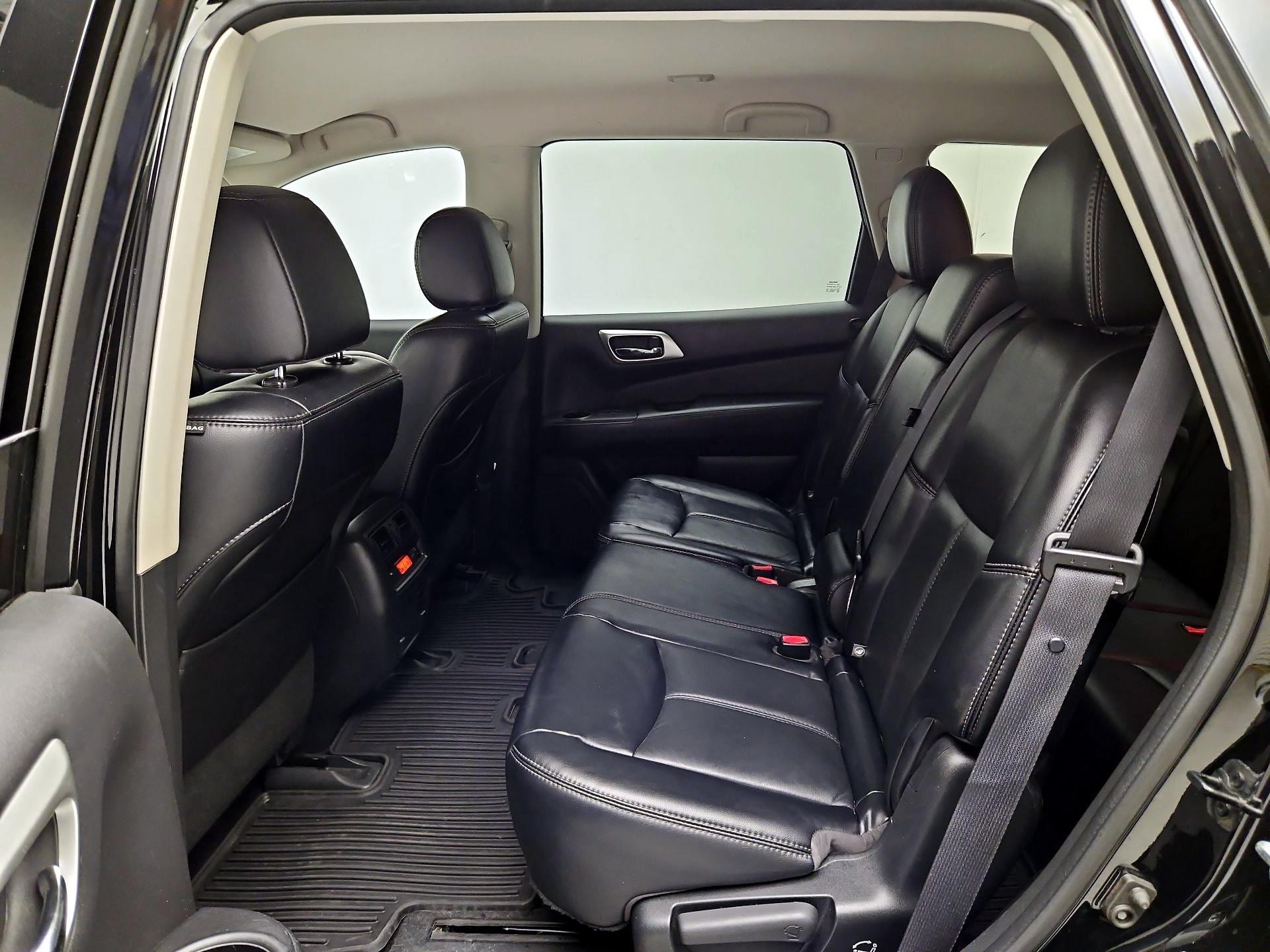Thumbnail: 2017 Nissan Pathfinder - 19