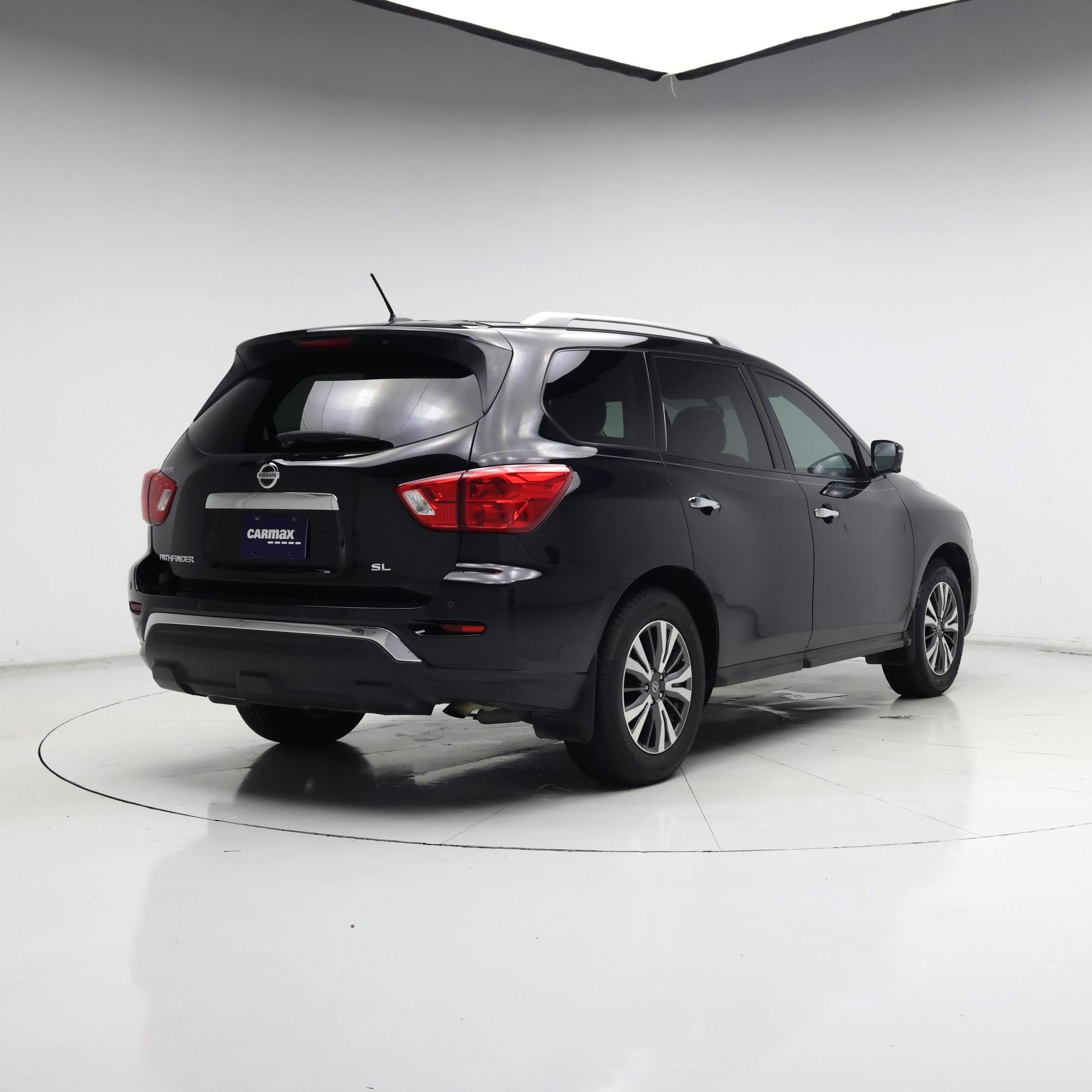 Thumbnail: 2017 Nissan Pathfinder - 8
