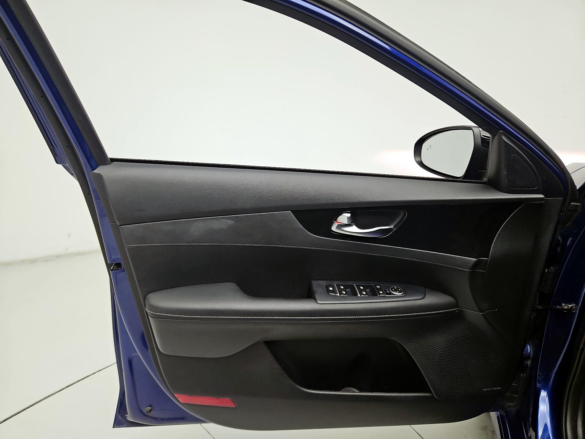 Thumbnail: 2021 Kia Forte - 12