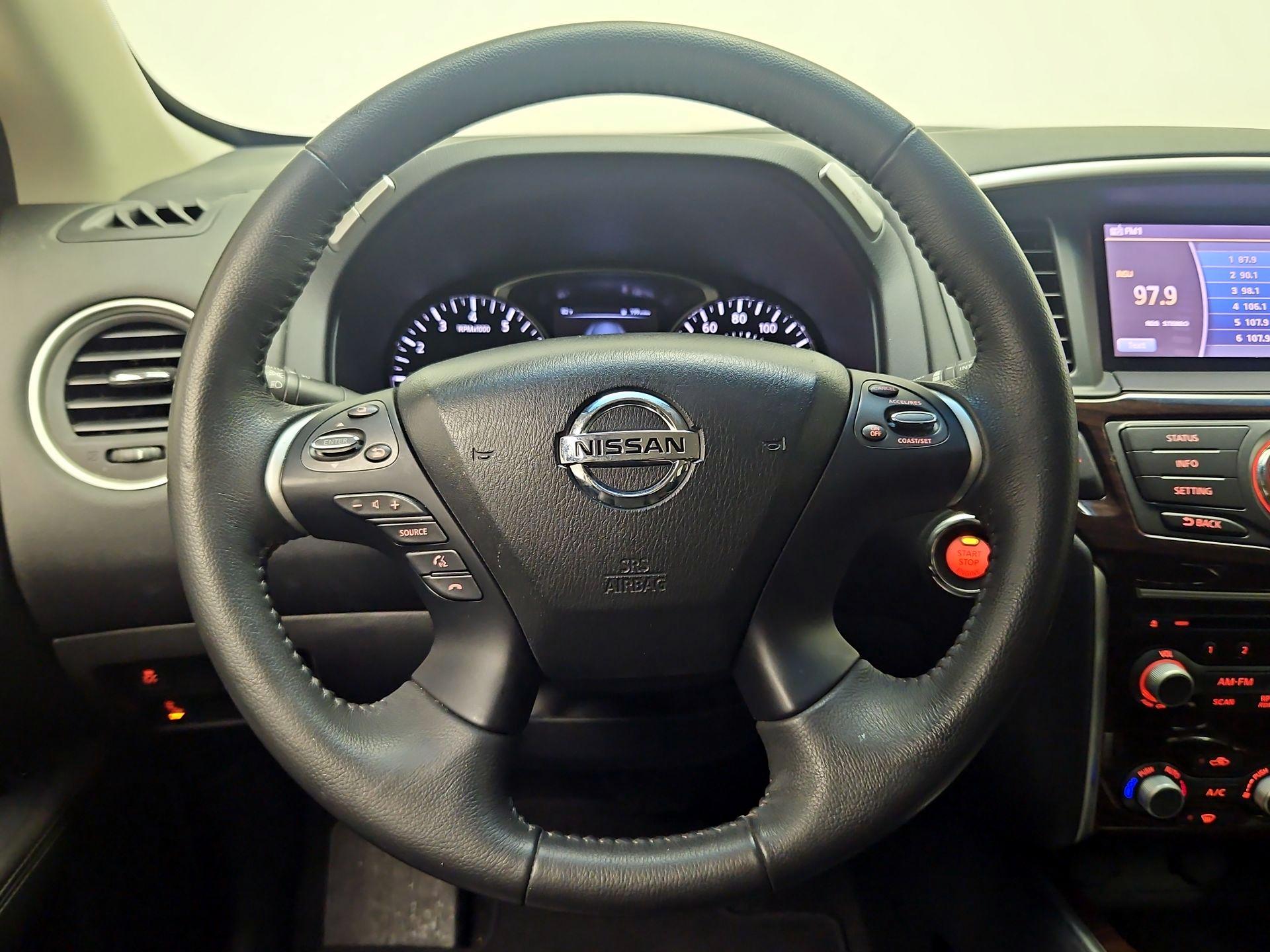 Thumbnail: 2015 Nissan Pathfinder - 10
