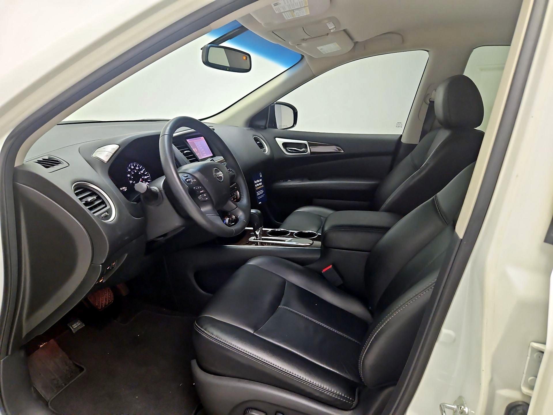 Thumbnail: 2015 Nissan Pathfinder - 11