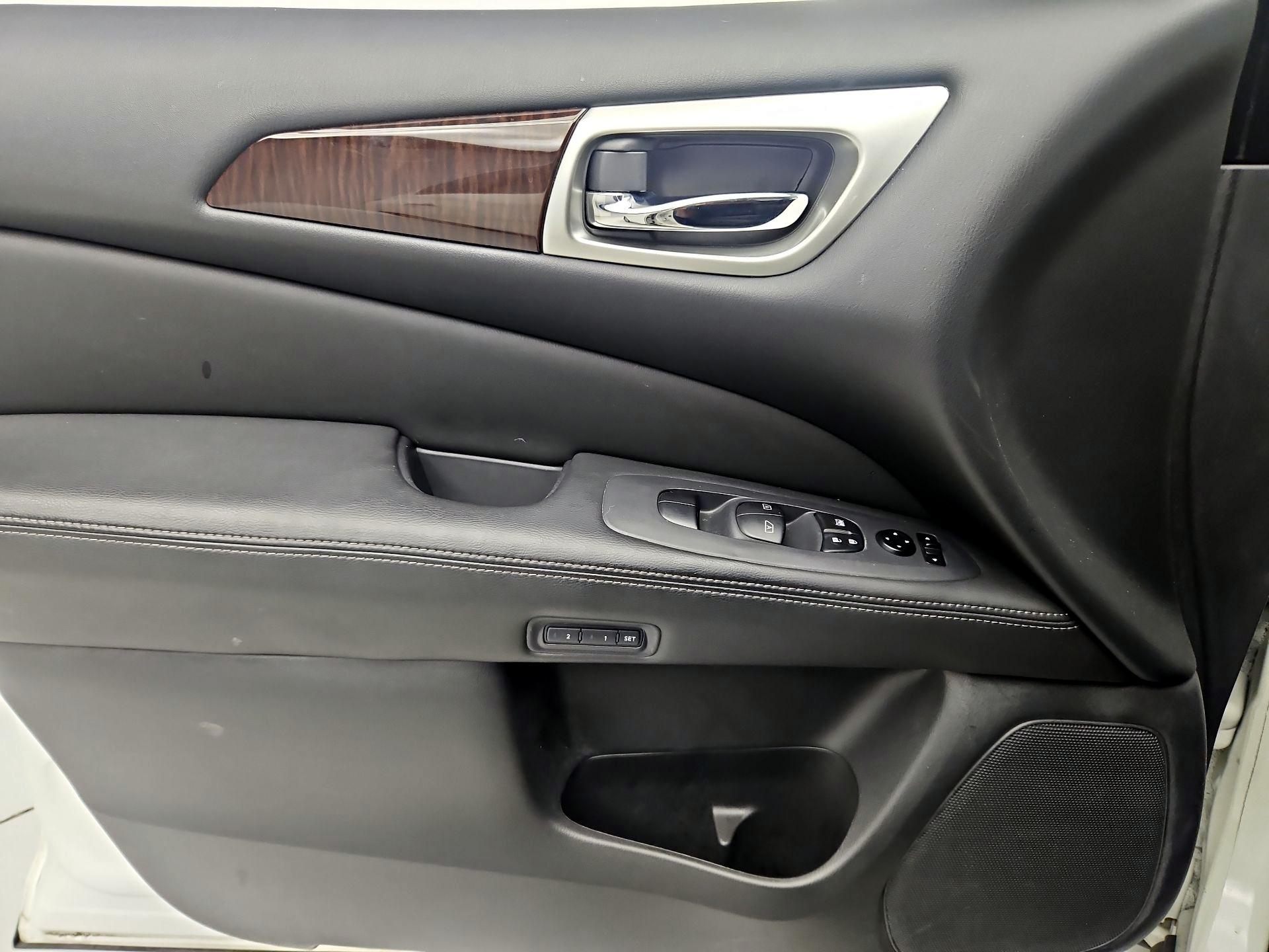 Thumbnail: 2015 Nissan Pathfinder - 12