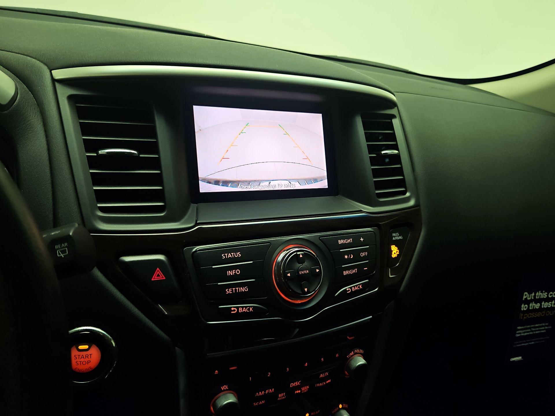 Thumbnail: 2015 Nissan Pathfinder - 14