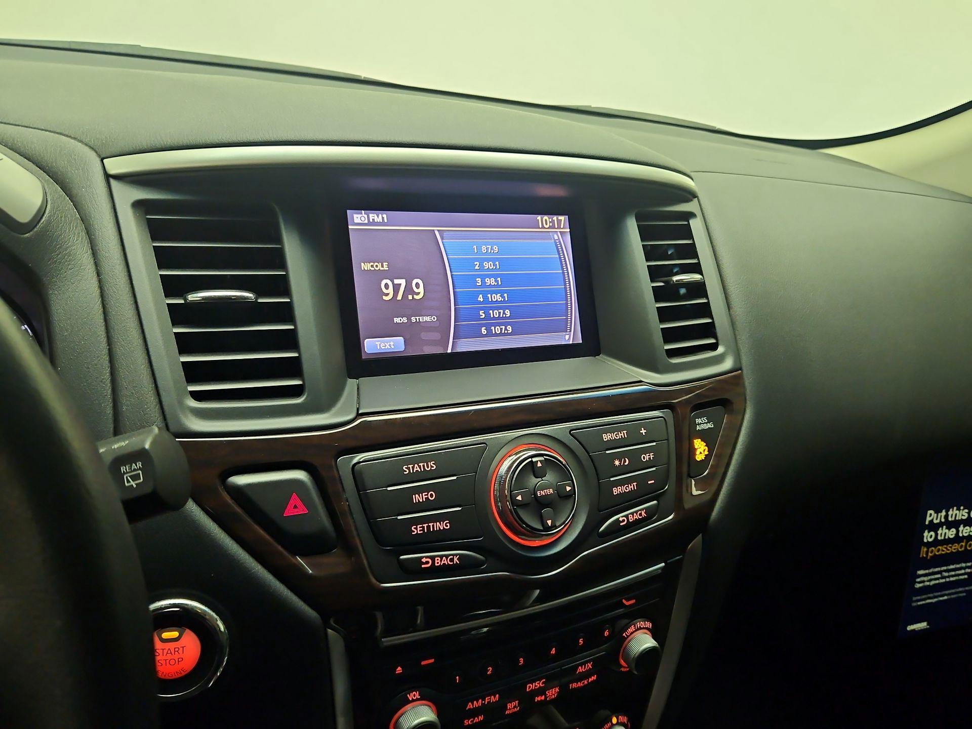 Thumbnail: 2015 Nissan Pathfinder - 15