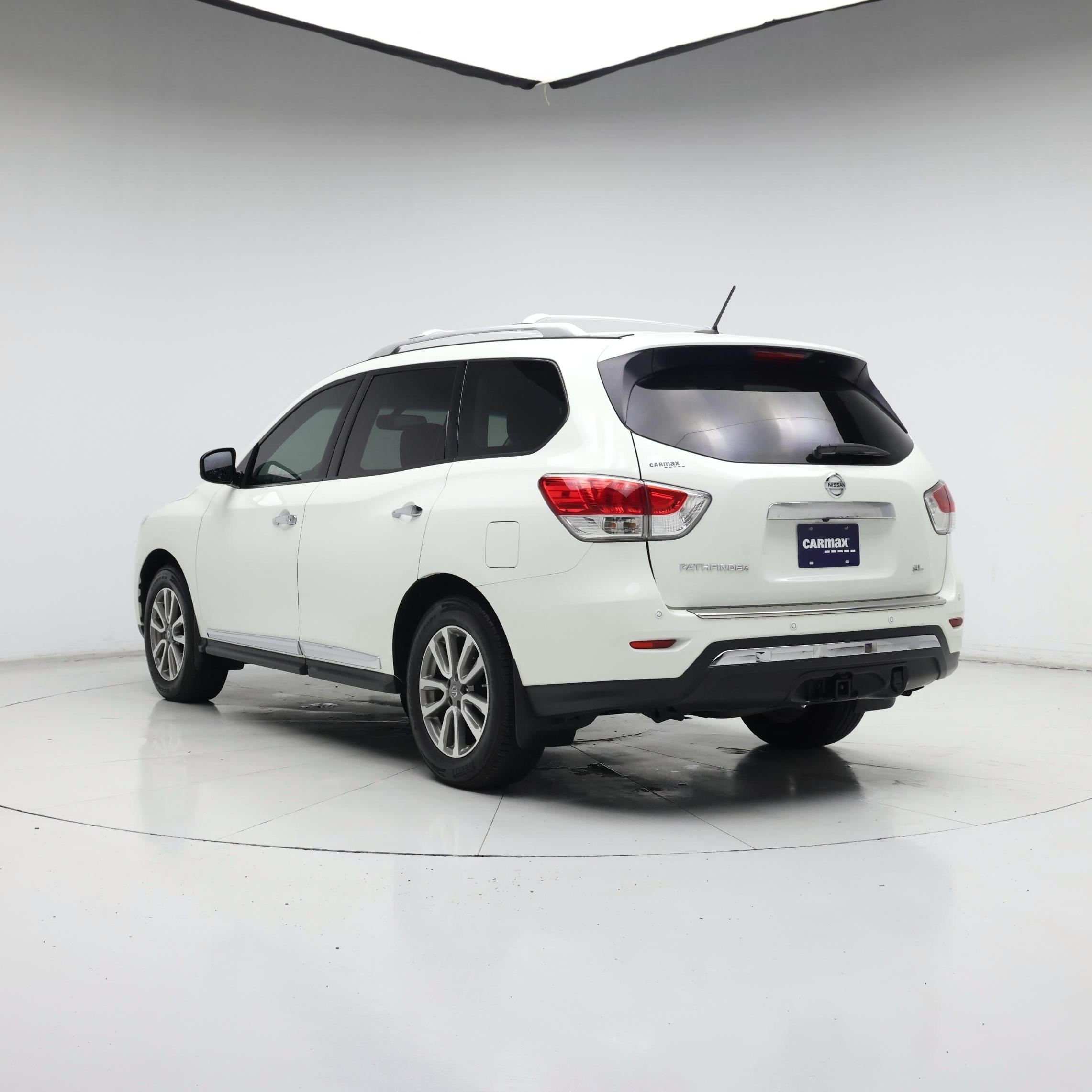 Thumbnail: 2015 Nissan Pathfinder - 2