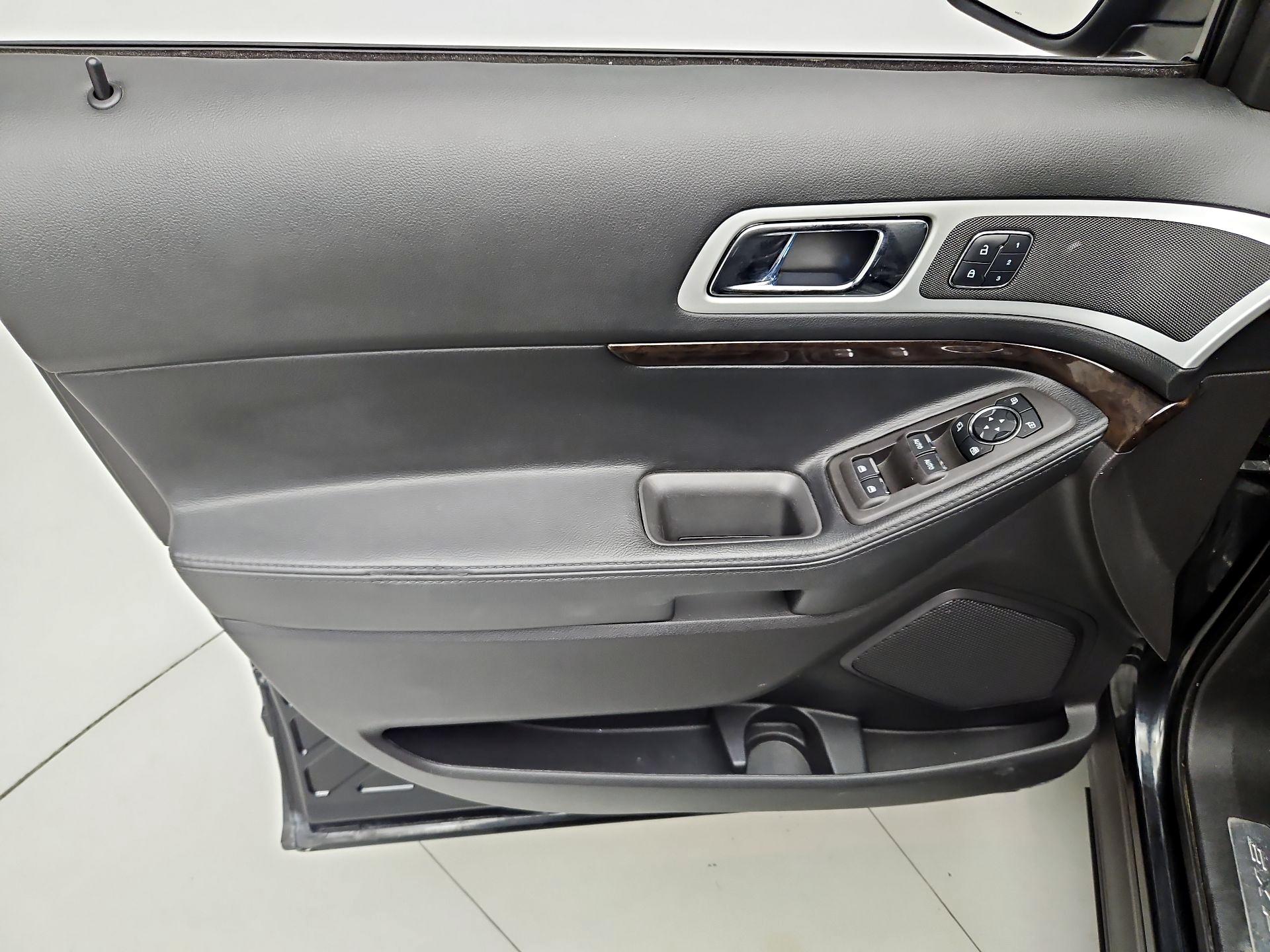 Thumbnail: 2014 Ford Explorer - 12