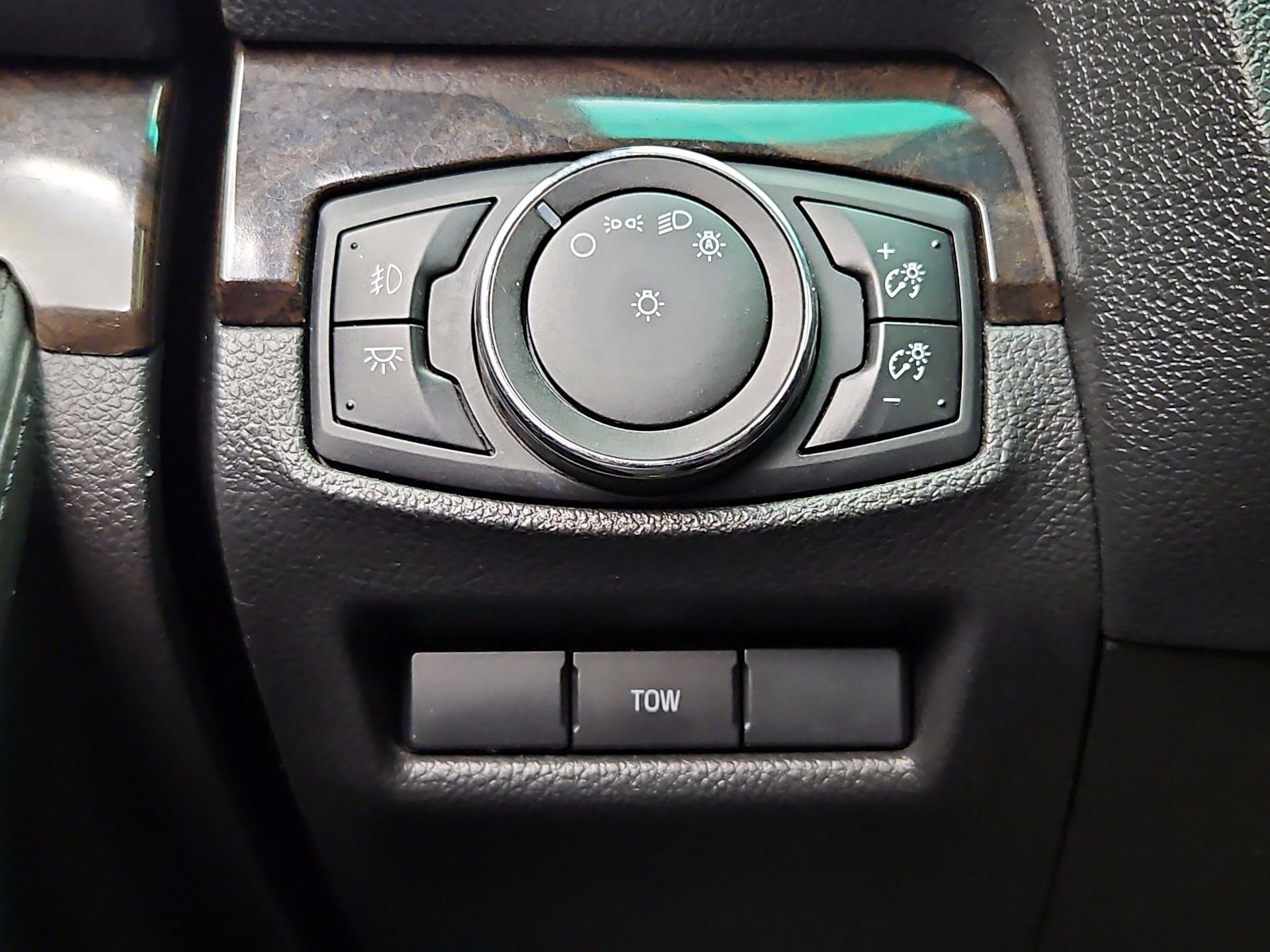 Thumbnail: 2014 Ford Explorer - 13