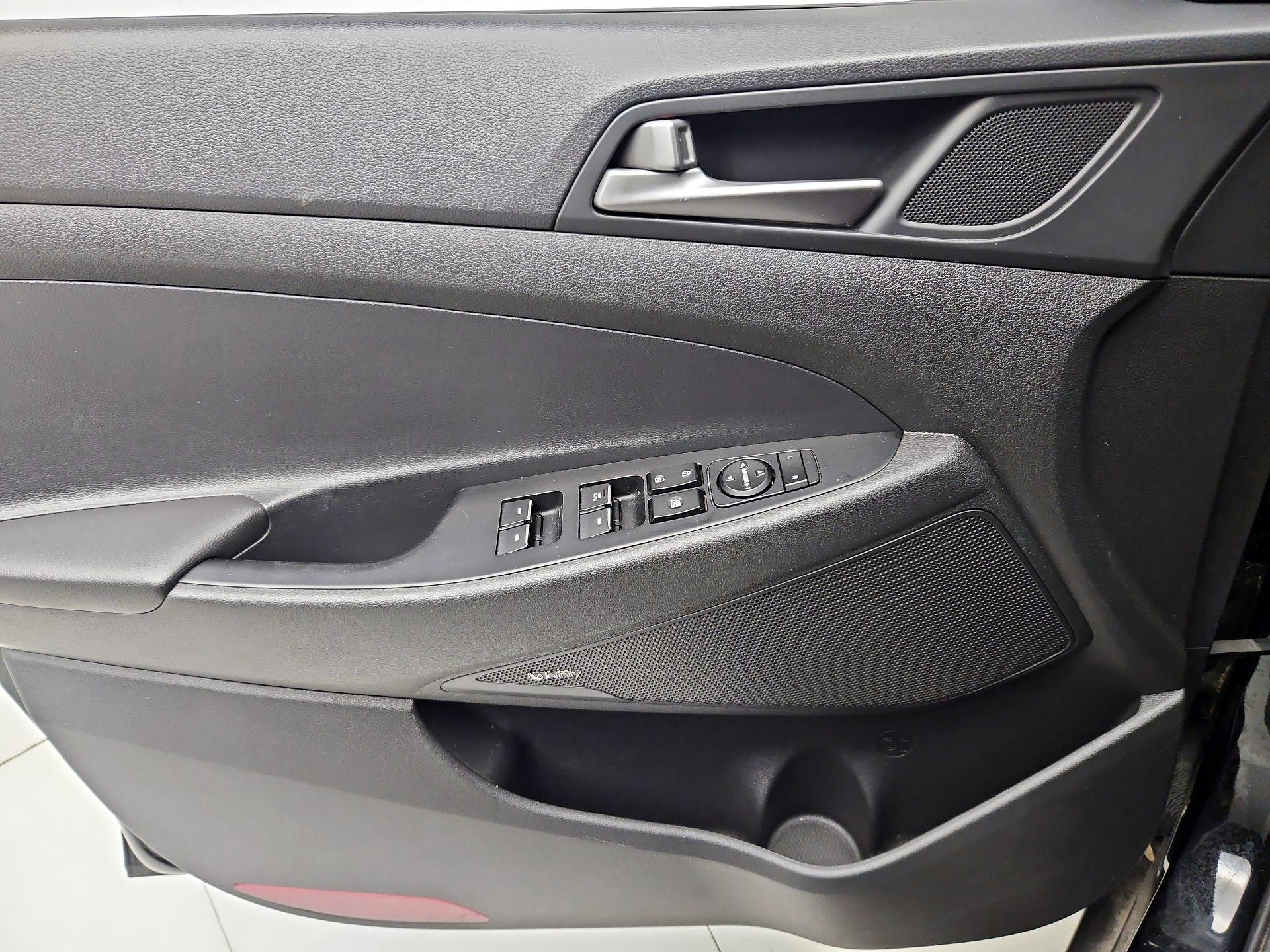 Thumbnail: 2018 Hyundai Tucson - 12