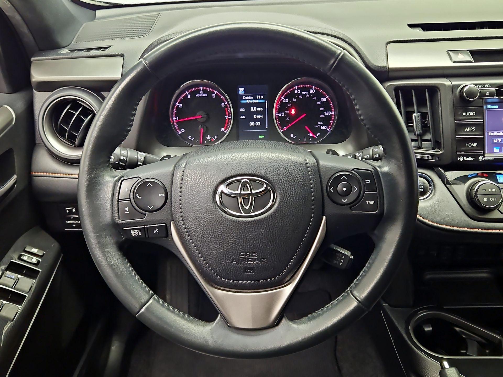 Thumbnail: 2016 Toyota RAV4 - 10