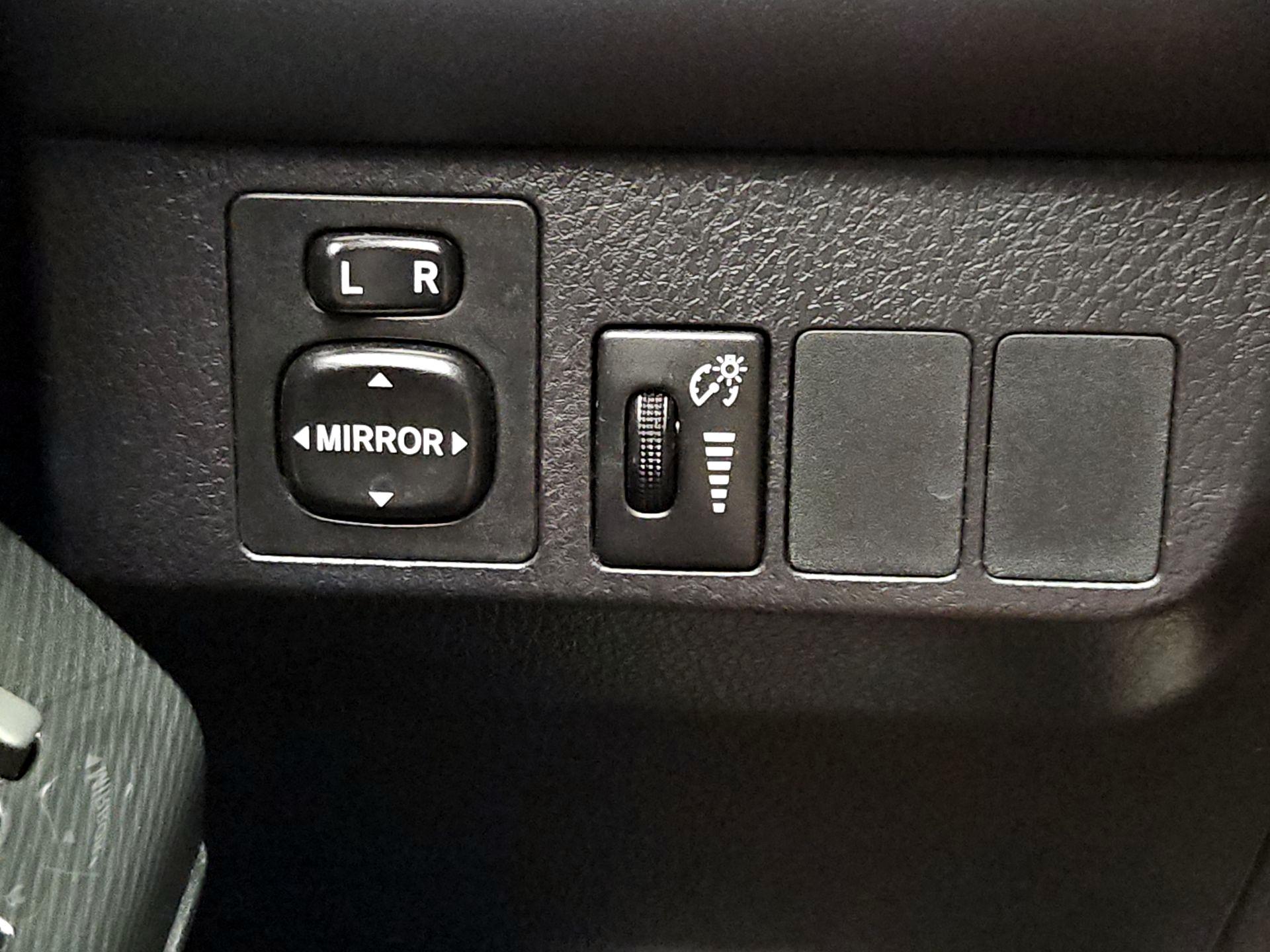 Thumbnail: 2016 Toyota RAV4 - 13