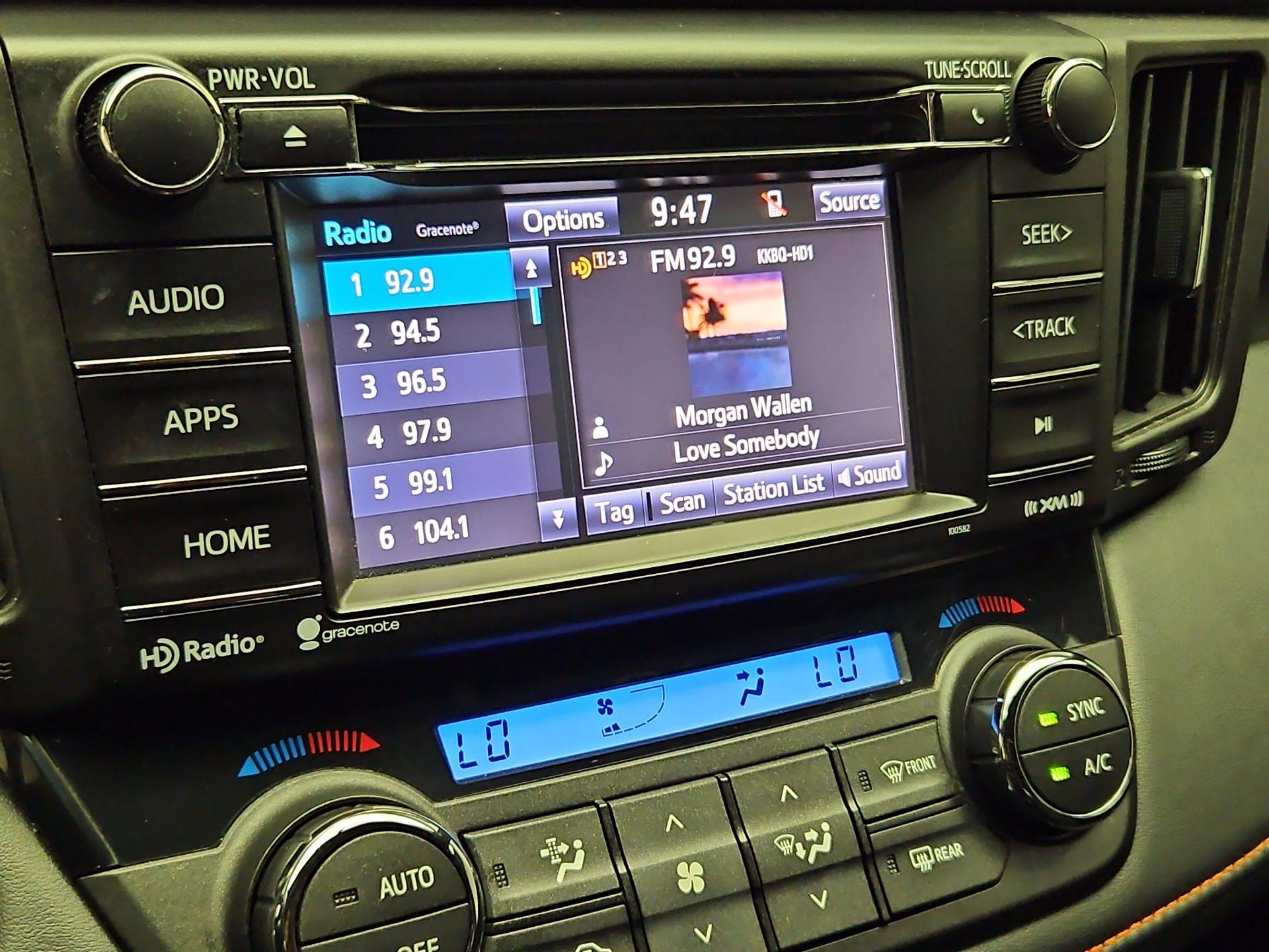 Thumbnail: 2016 Toyota RAV4 - 15