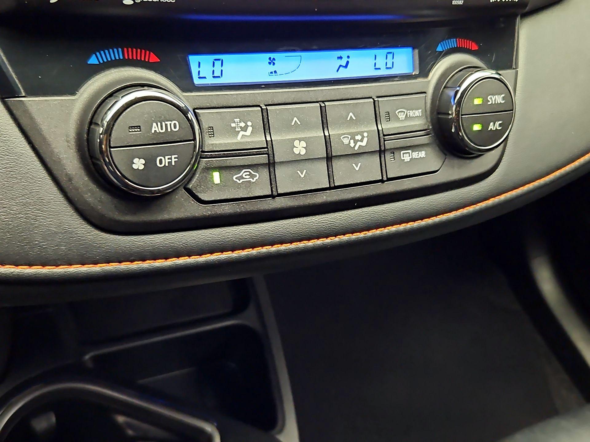 Thumbnail: 2016 Toyota RAV4 - 16