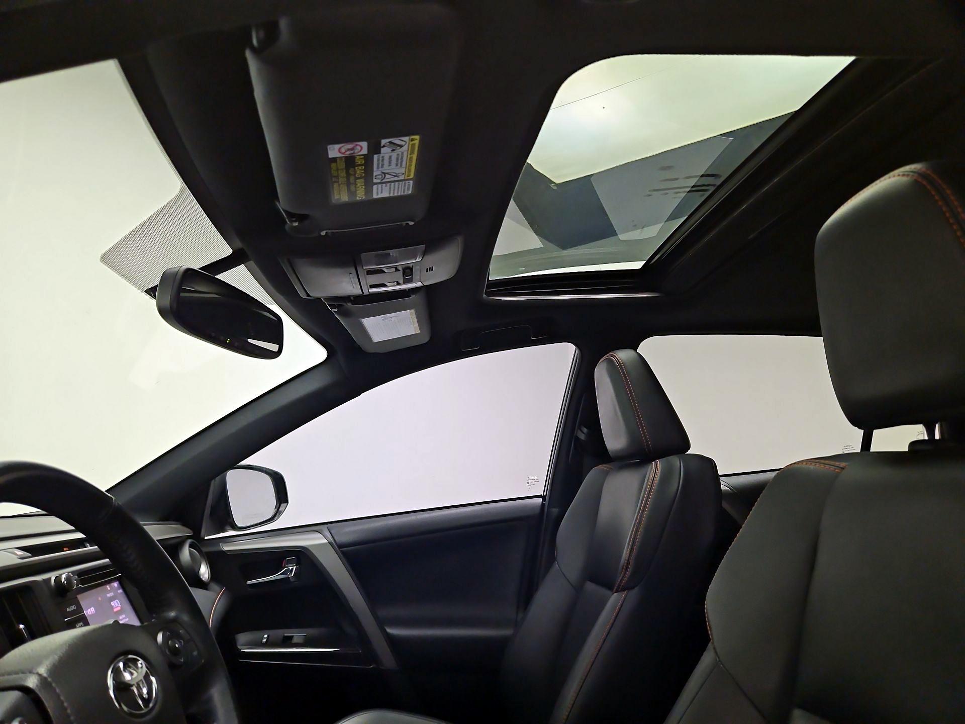 Thumbnail: 2016 Toyota RAV4 - 19