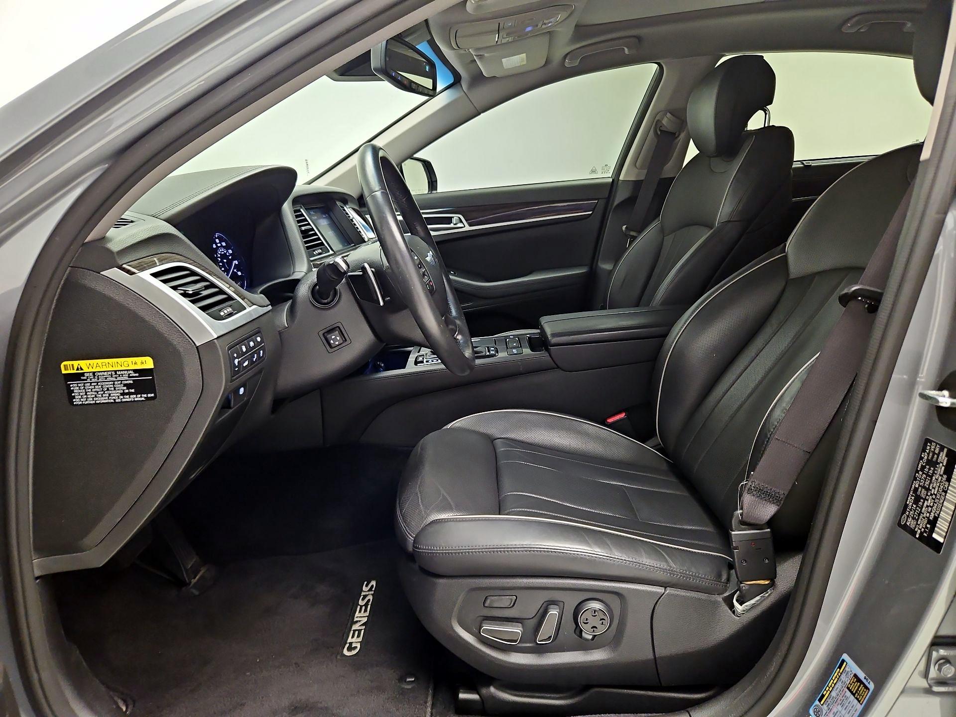Thumbnail: 2015 Hyundai Genesis - 11