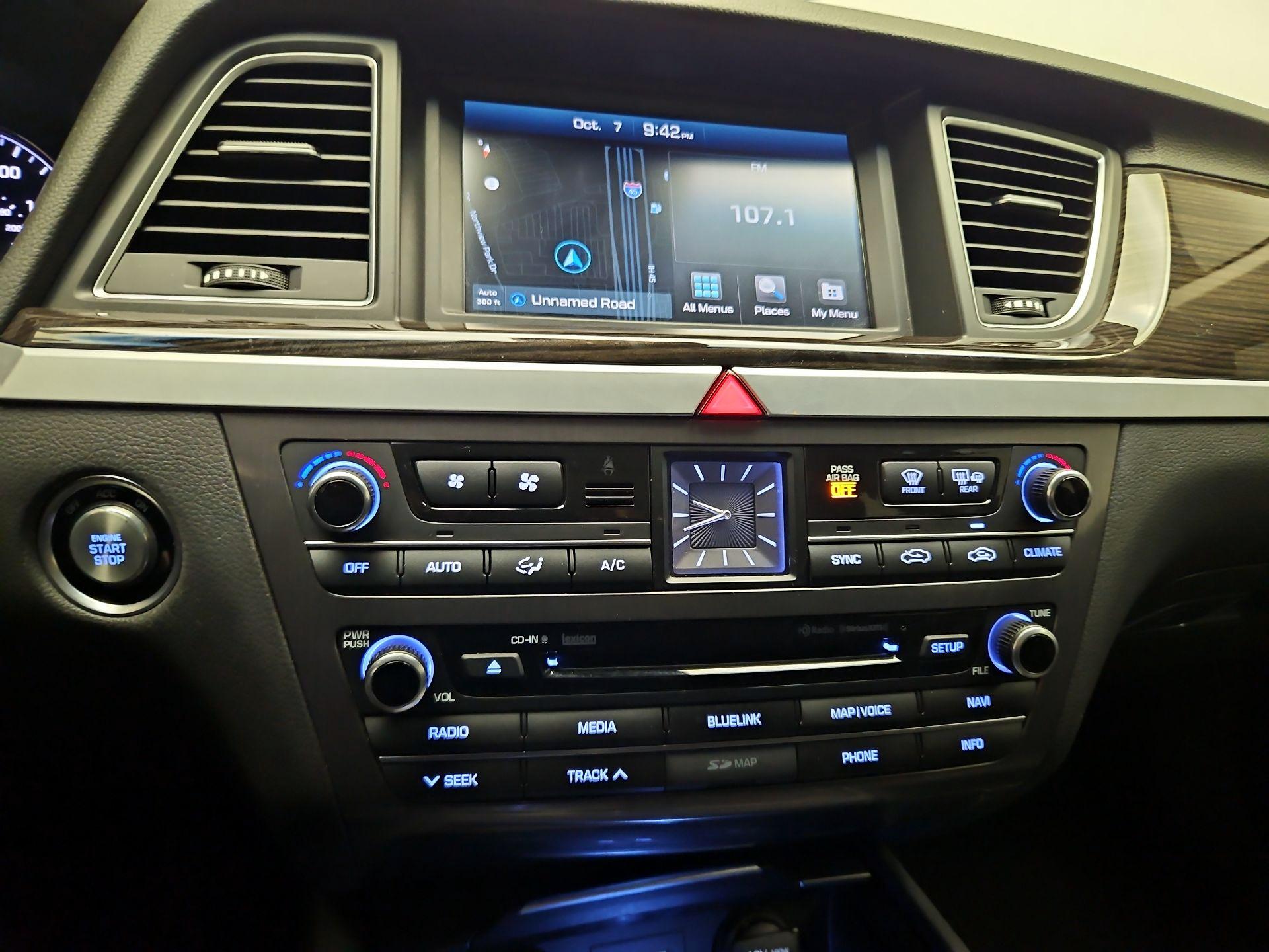 Thumbnail: 2015 Hyundai Genesis - 15