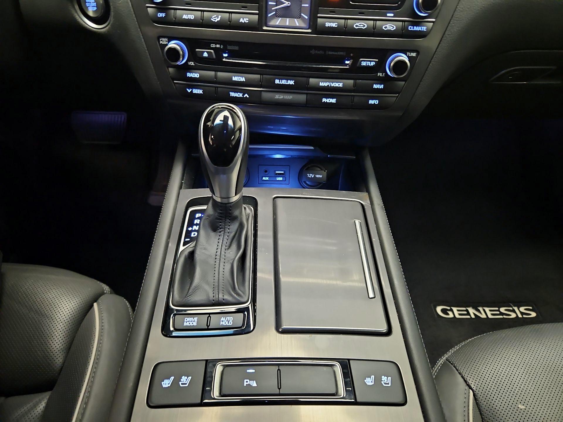 Thumbnail: 2015 Hyundai Genesis - 16
