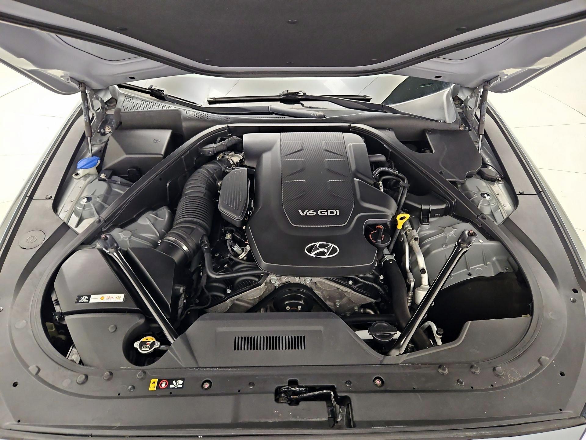 Thumbnail: 2015 Hyundai Genesis - 19