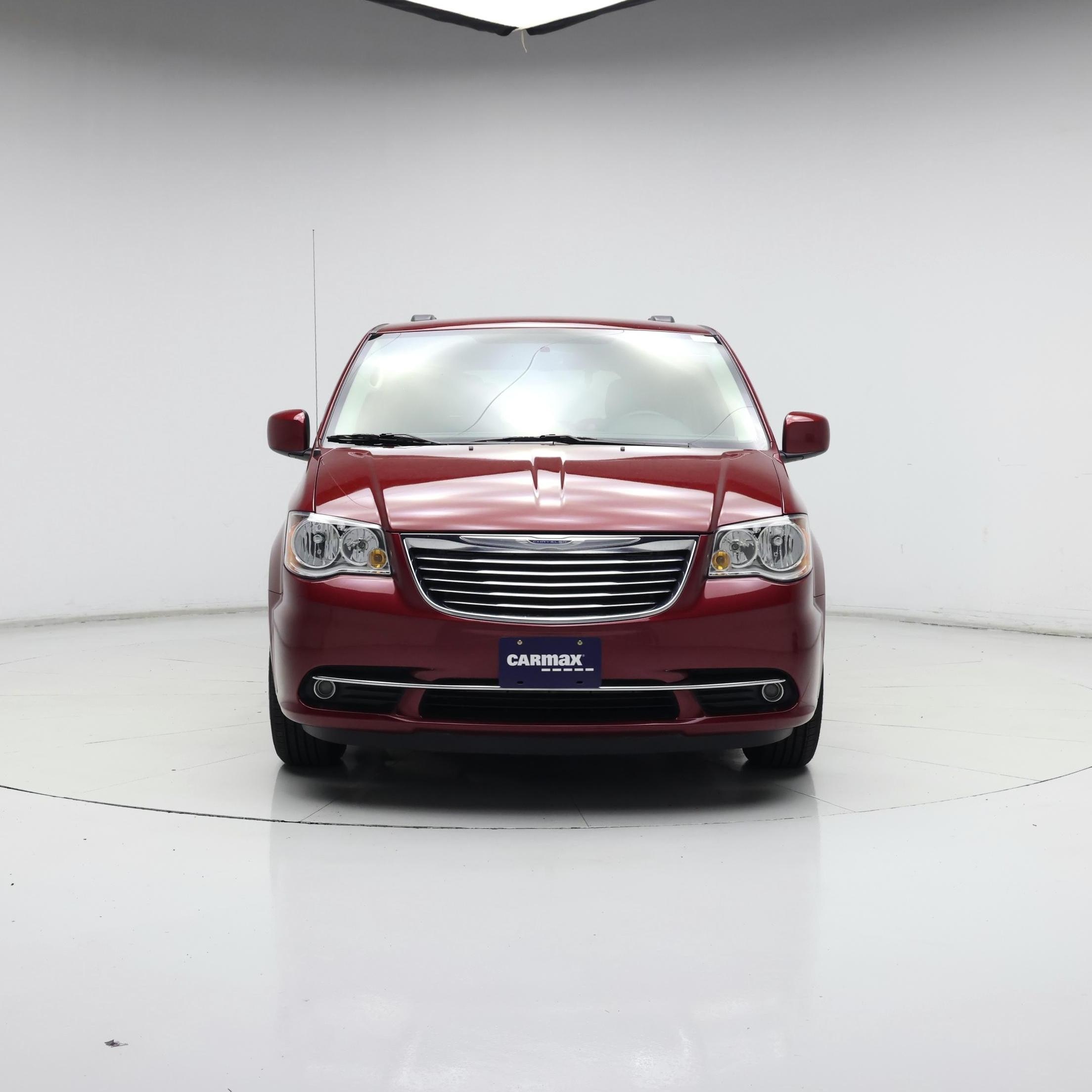Thumbnail: 2016 Chrysler Town & Country - 5