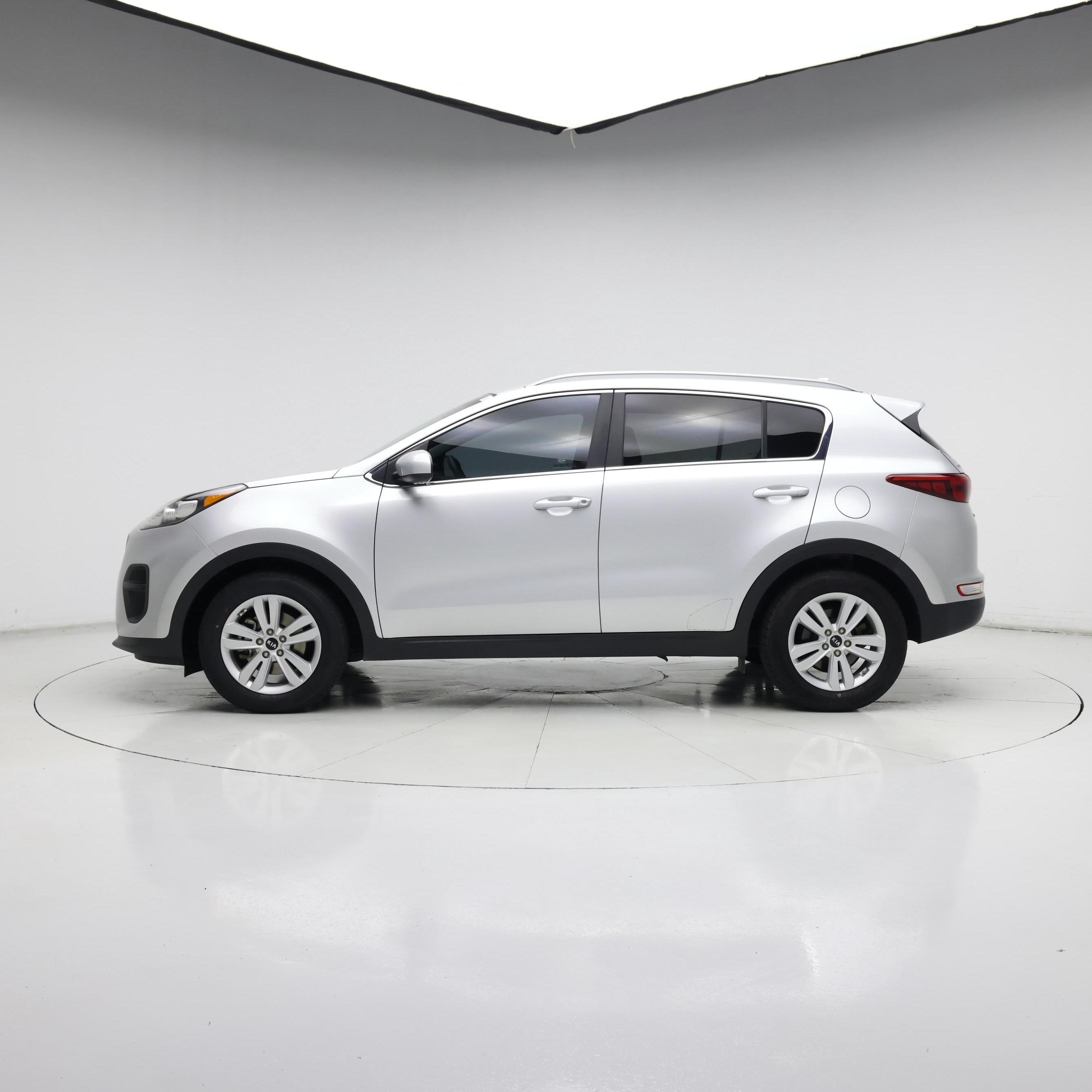 Thumbnail: 2019 Kia Sportage - 3