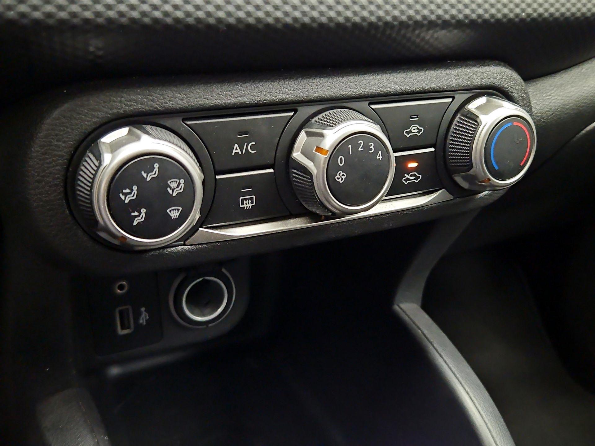 Thumbnail: 2021 Nissan Kicks - 16