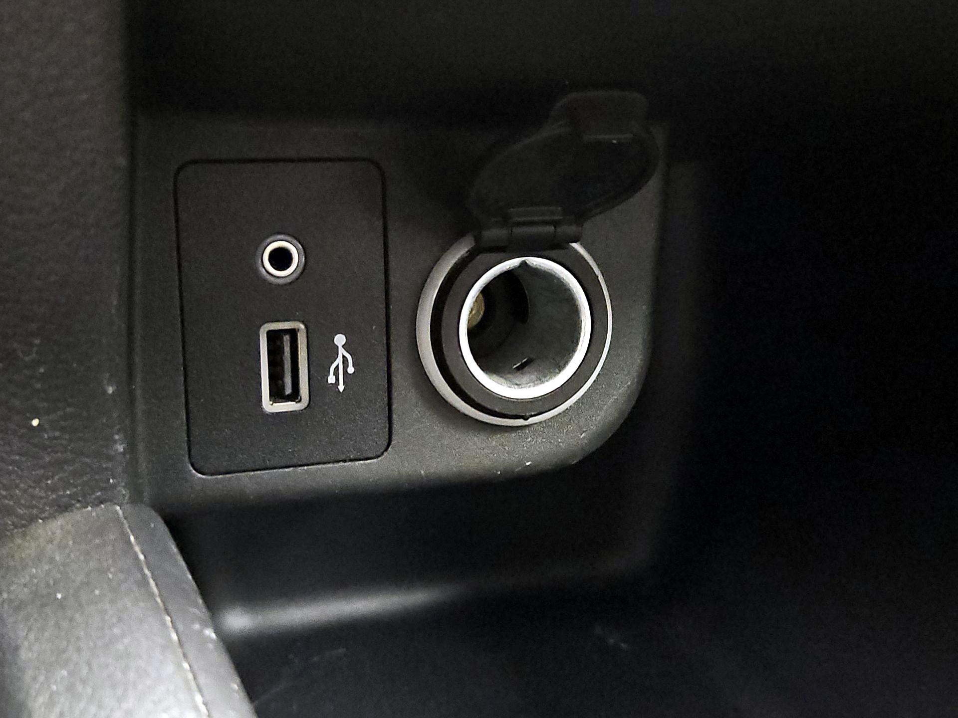 Thumbnail: 2021 Nissan Kicks - 18