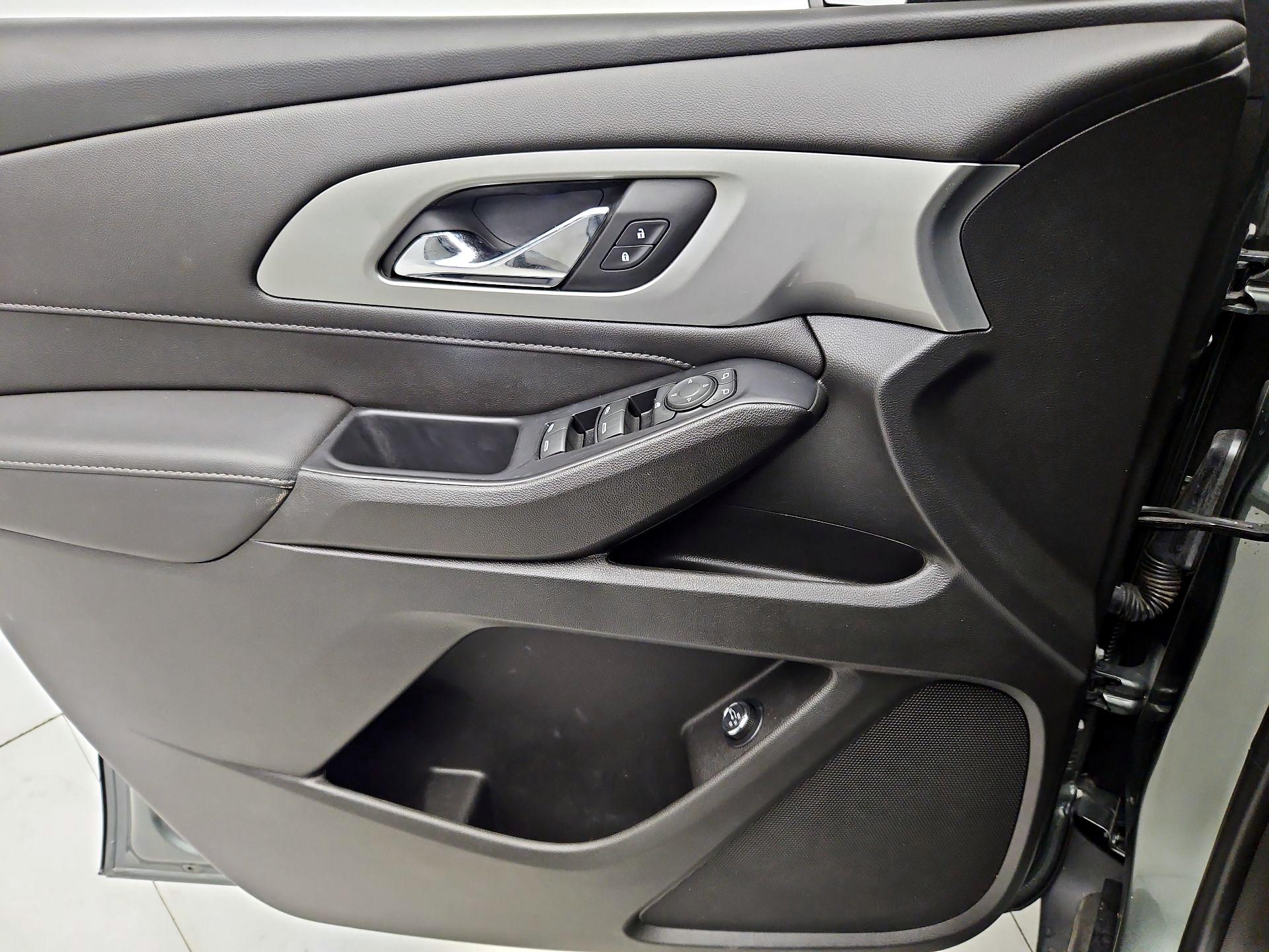 Thumbnail: 2022 Chevrolet Traverse - 12