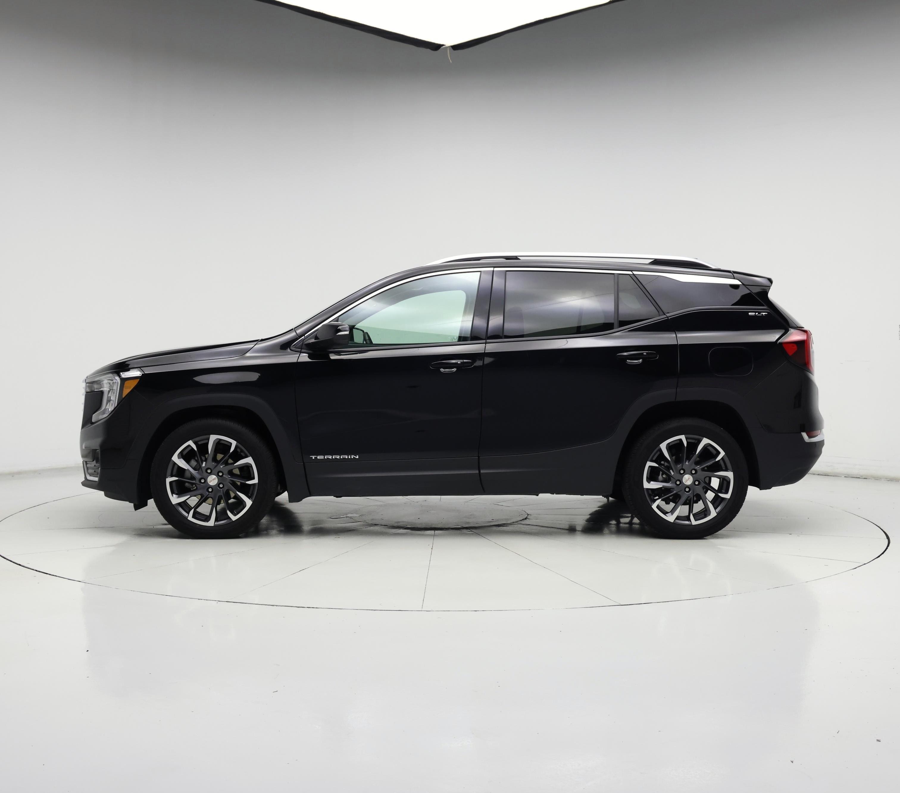 Thumbnail: 2023 GMC Terrain - 3