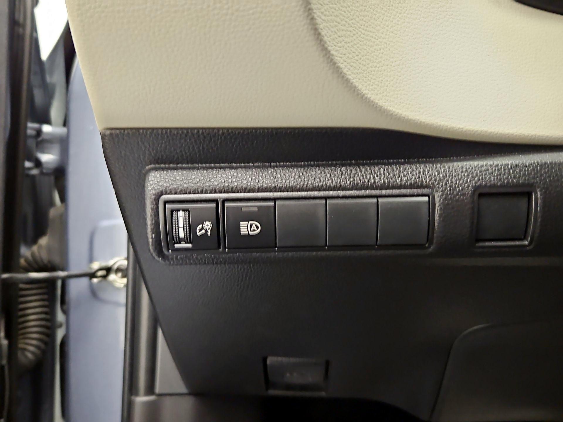 Thumbnail: 2022 Toyota Corolla - 13