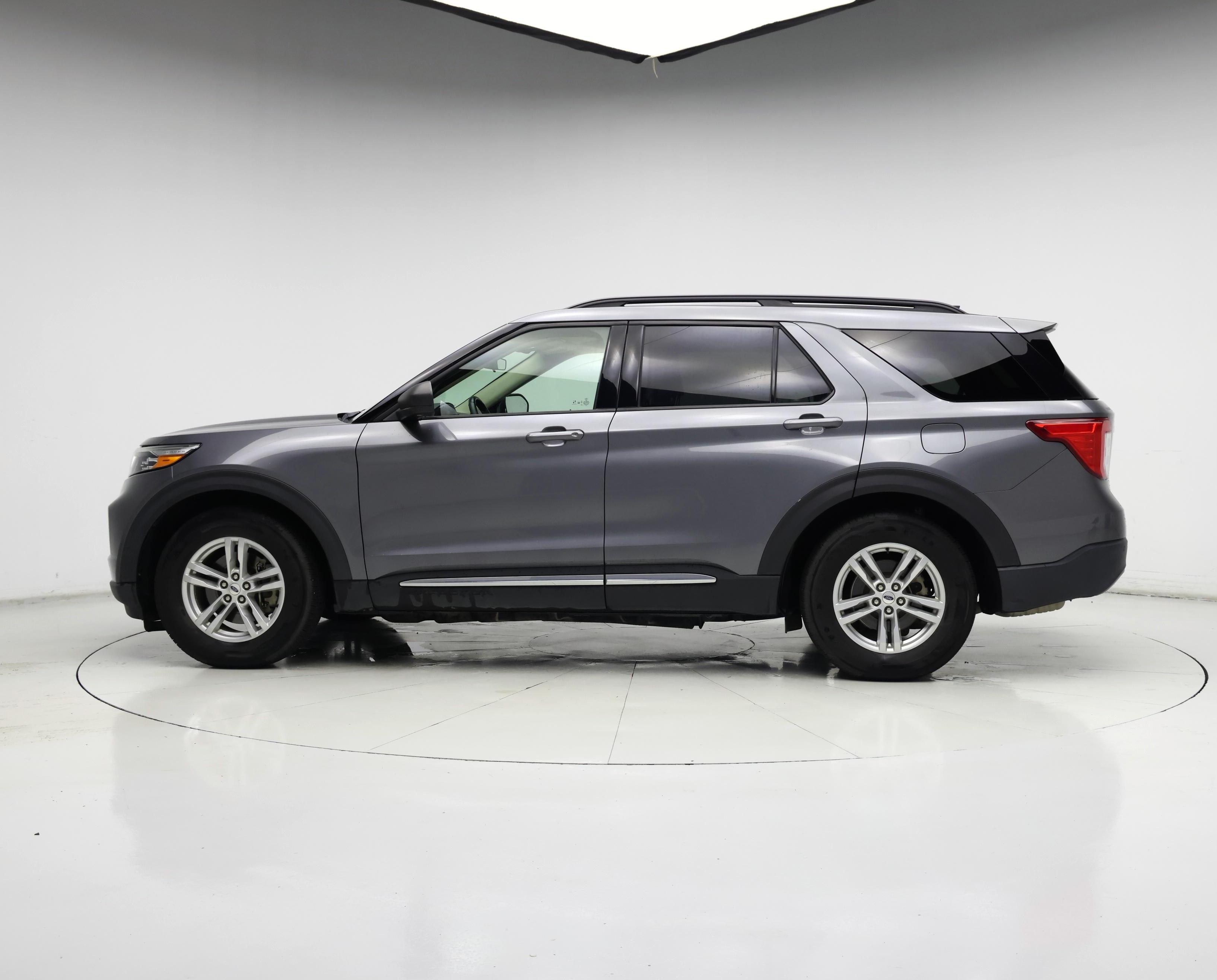 Thumbnail: 2022 Ford Explorer - 3