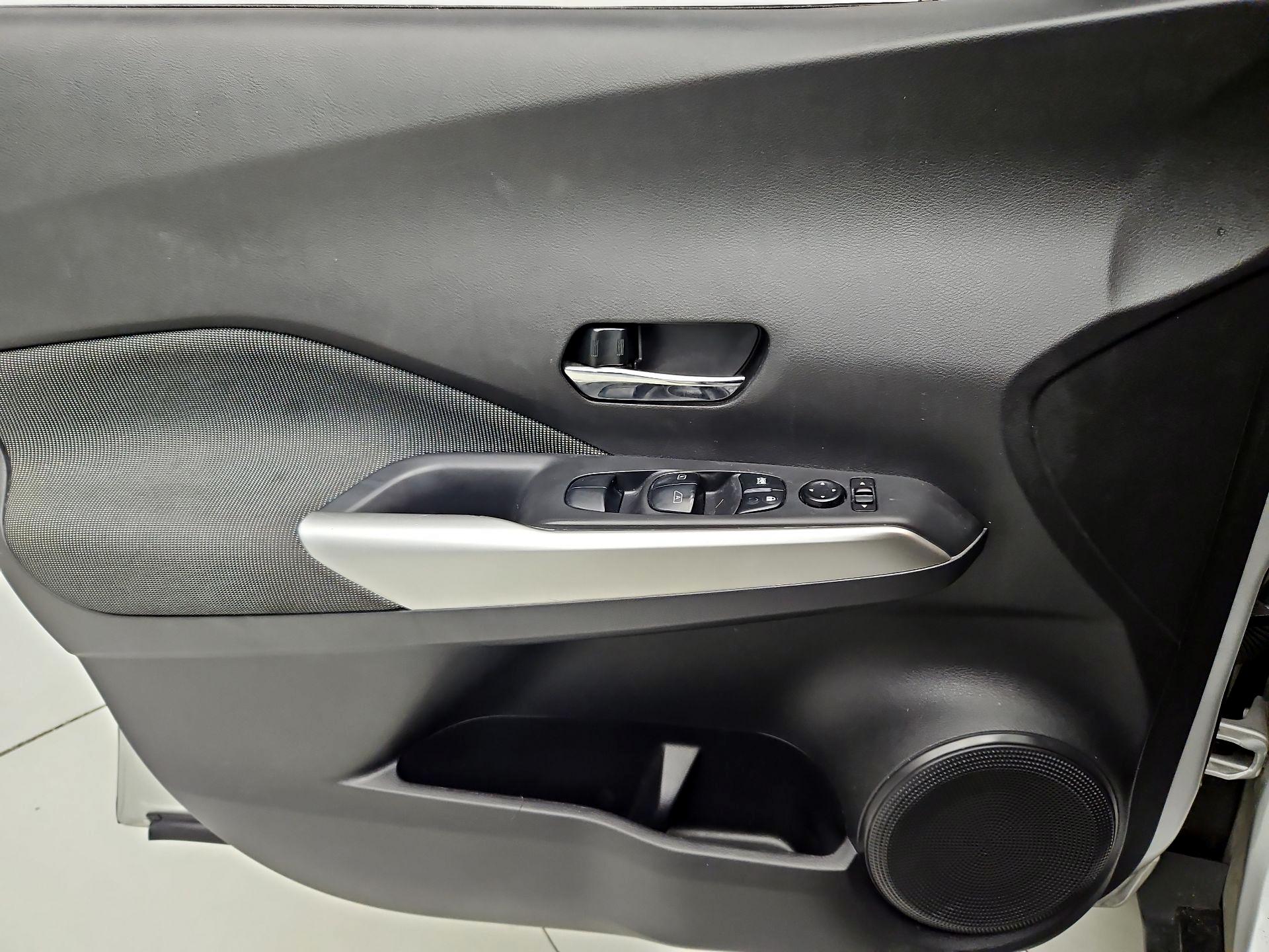 Thumbnail: 2020 Nissan Kicks - 12