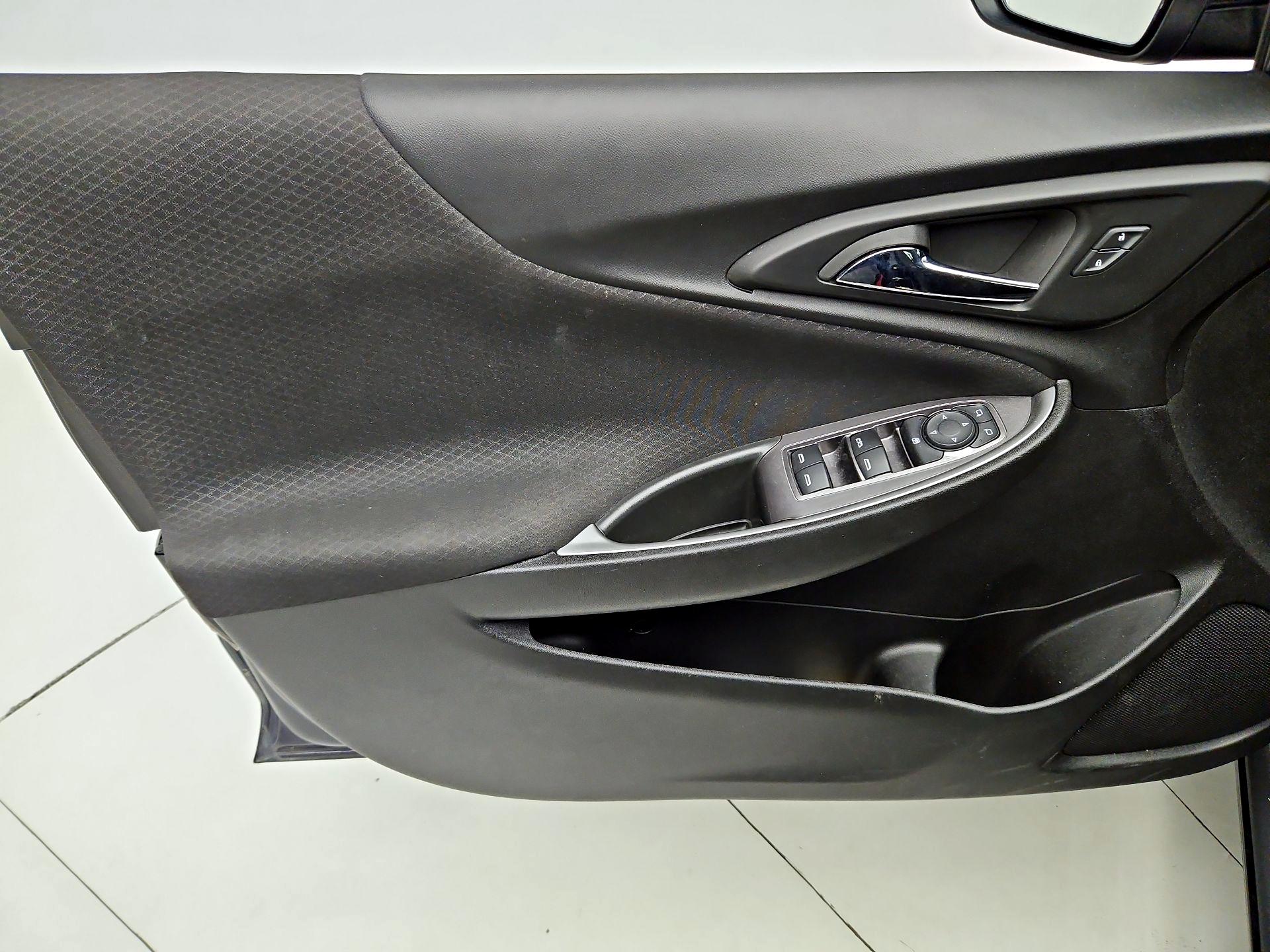 Thumbnail: 2023 Chevrolet Malibu - 12