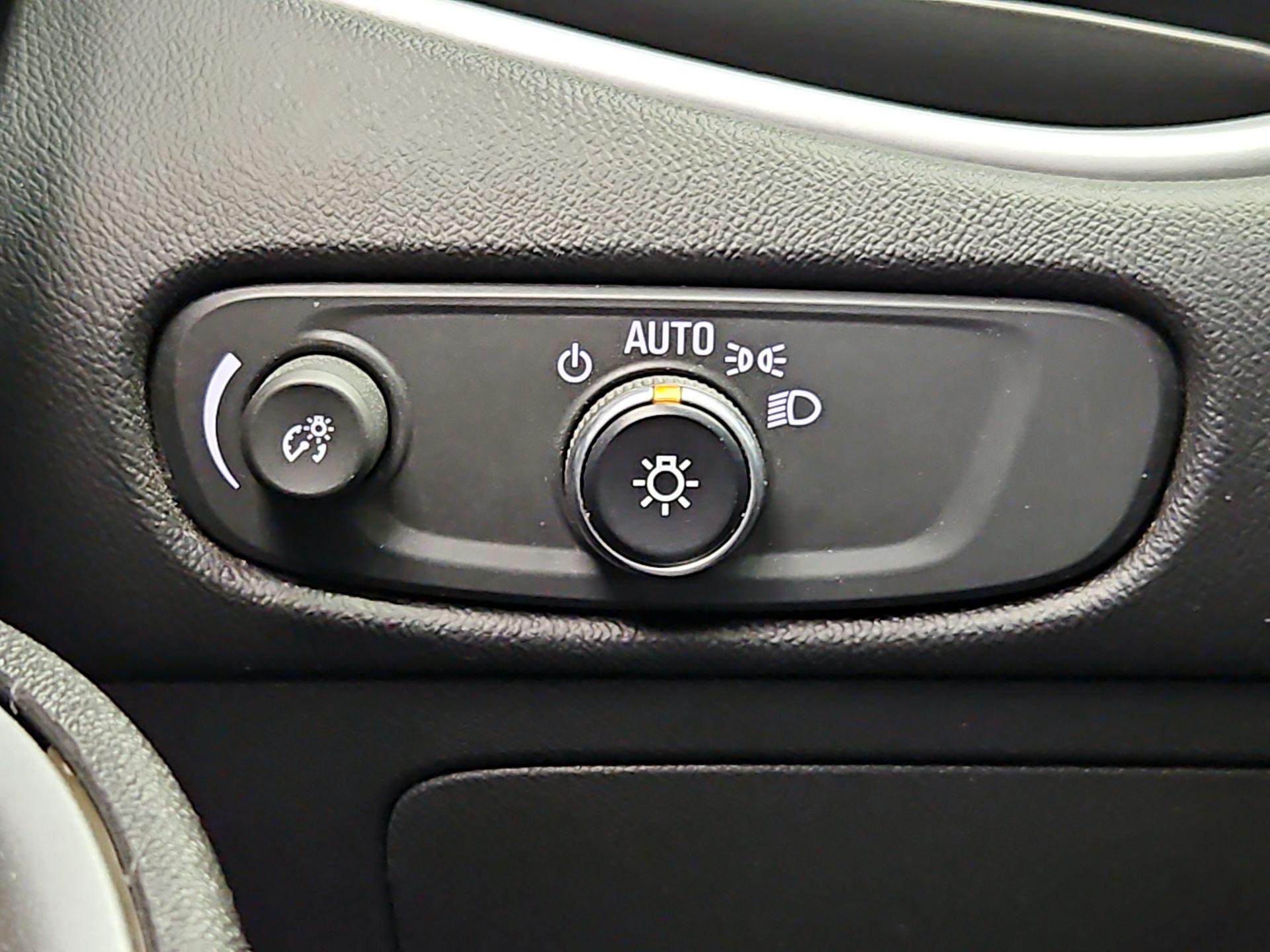 Thumbnail: 2023 Chevrolet Malibu - 13