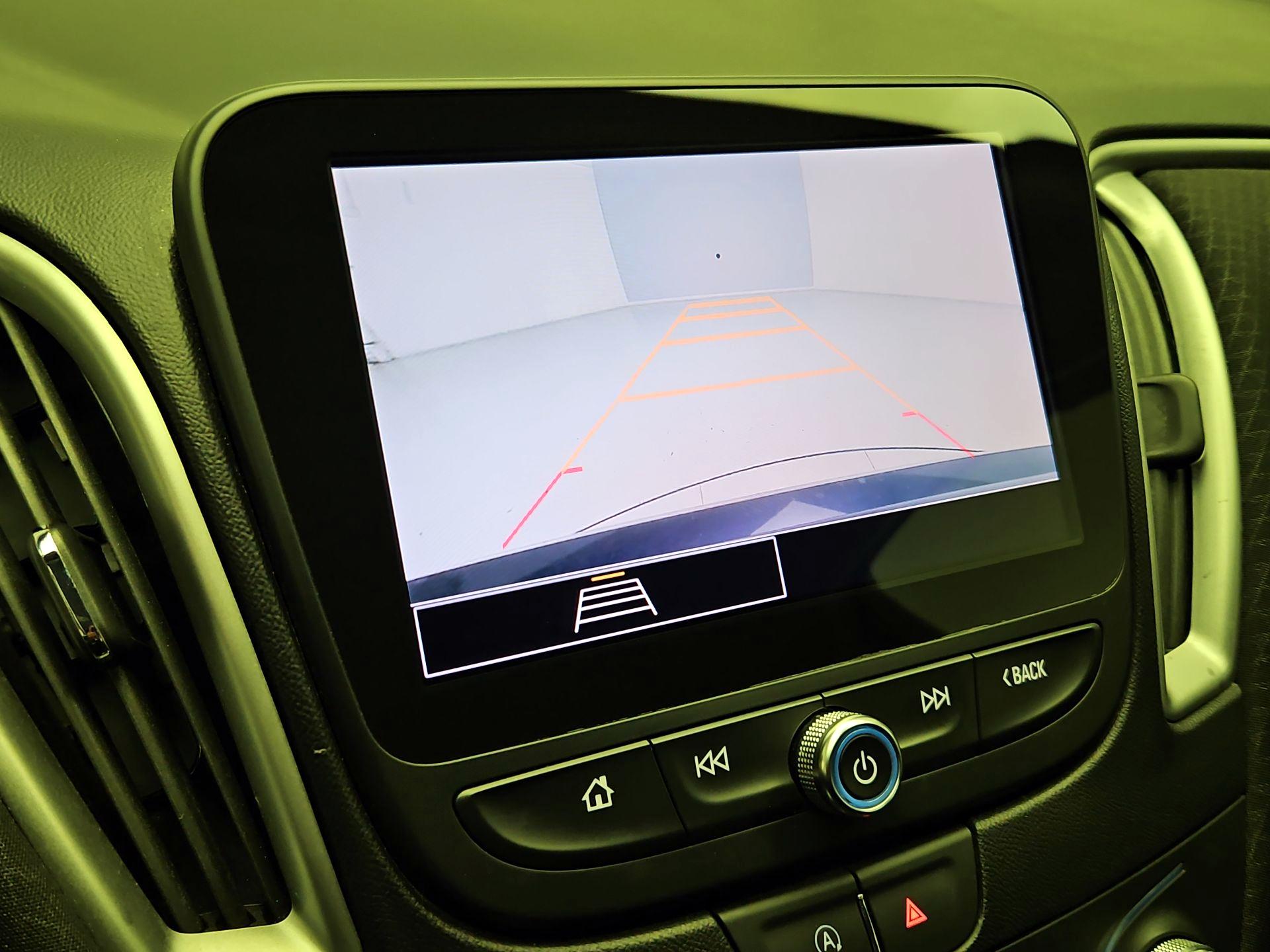 Thumbnail: 2023 Chevrolet Malibu - 14